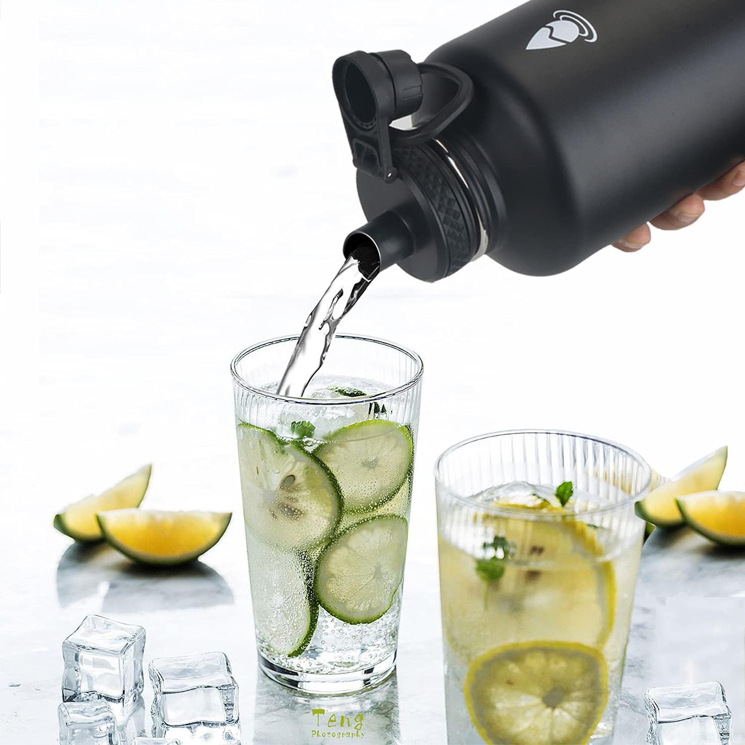 Jarra de agua aislada de medio galón, botella de agua de acero inoxidable aislada, tapa con popote y tapa para beber, botella de agua grande de