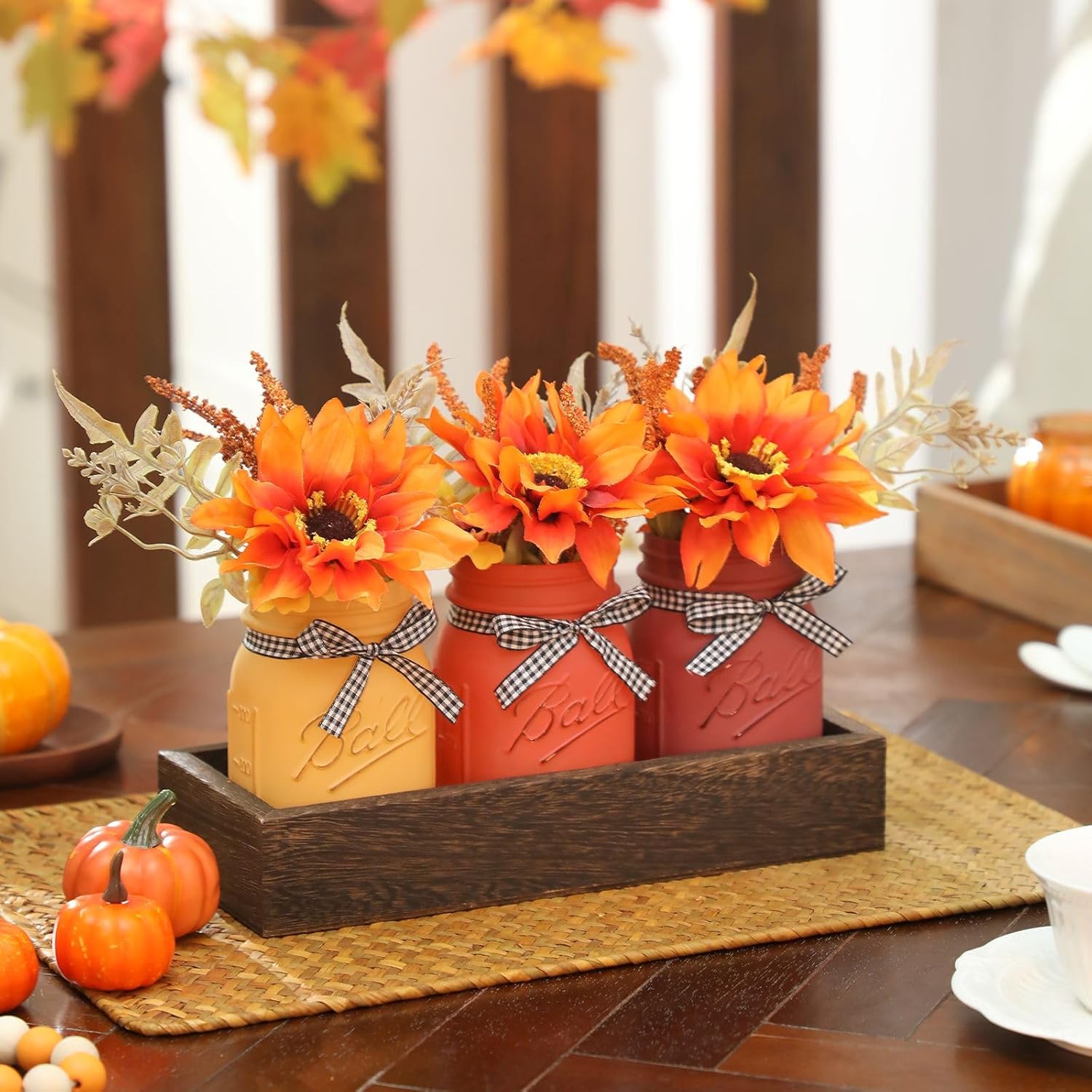 Centro de mesa de Acción de Gracias con flores artificiales, juego de 3 tarros de masón, tarros decorativos de granja para decoración de cena del