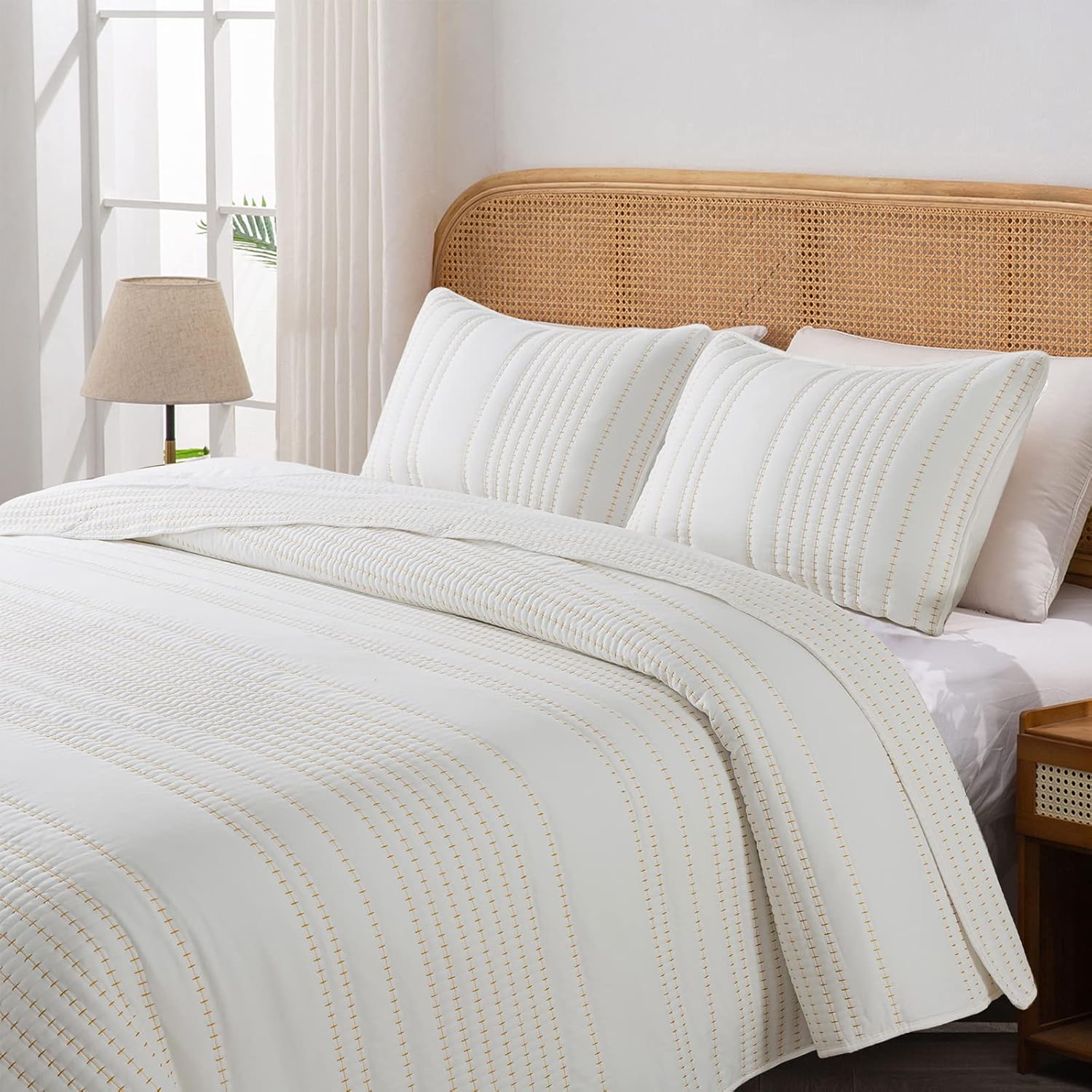 HIARUO Juego de ropa de cama tamaño King, colcha a rayas (104 x 90 pulgadas) con 2 fundas de almohada (20 x 36 pulgadas) para todas las estaciones,