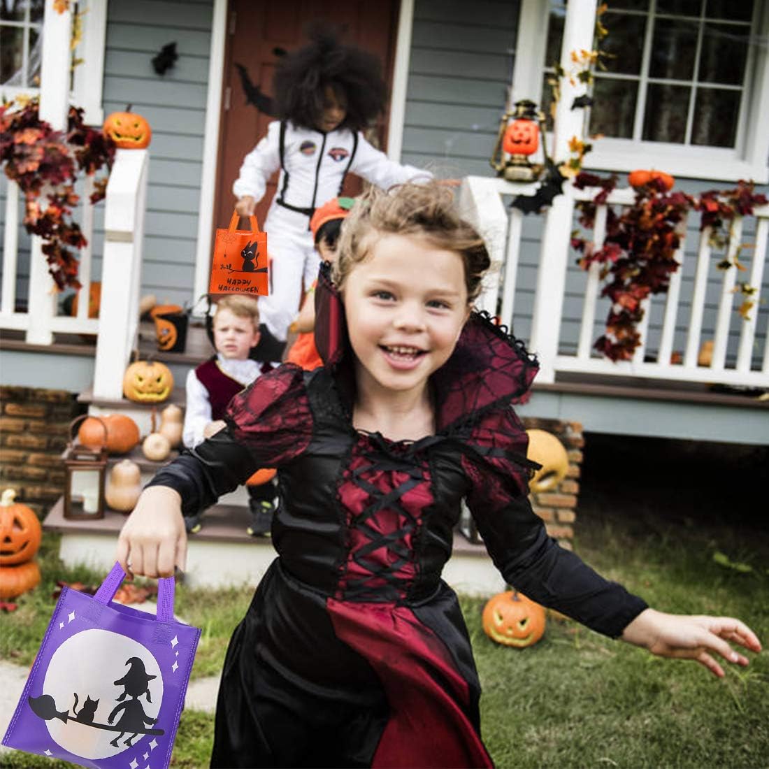 CCINEE 24 bolsas de Halloween no tejidas para golosinas, 8 bonitos patrones de Halloween, bolsas de fiesta con asas para niños, suministros de