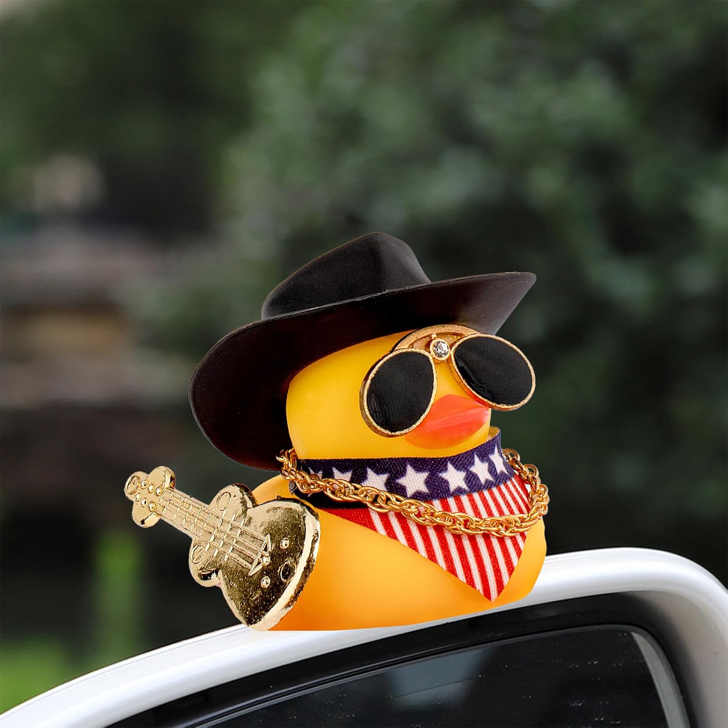 wonuu Adorno de pato para automóvil, accesorios de goma con lentes de sol, sombrero, collar, anillo de natación y mini instrumentos musicales,