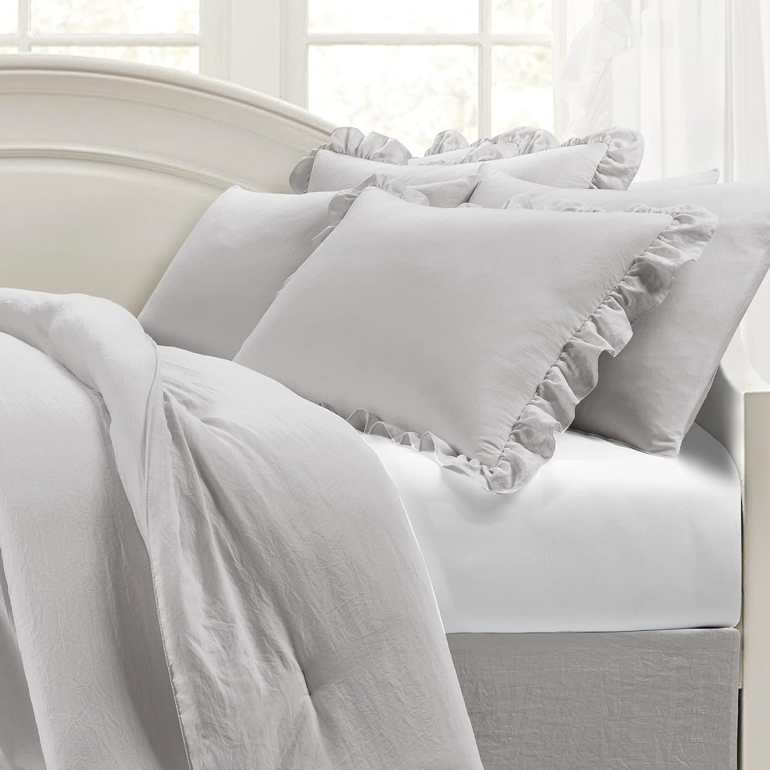 Lush Decor Reyna – Juego de sofá cama con volantes, acogedor juego de ropa de cama de 6 piezas, elegancia y comodidad atemporales, 68 pulgadas de