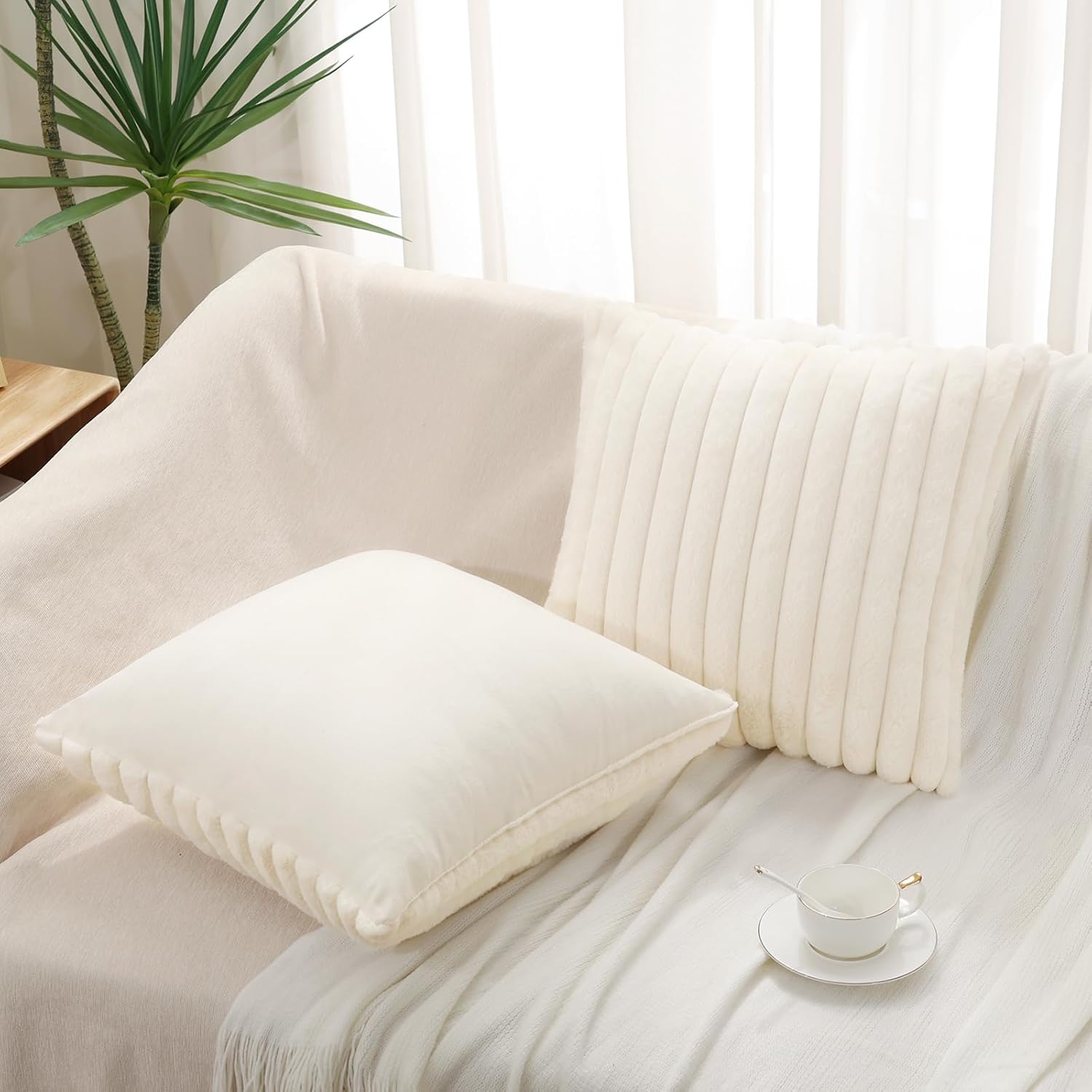 Juego de 2 fundas de almohada de felpa de piel sintética de 22 x 22 pulgadas, fundas de almohada decorativas de lujo, suaves y esponjosas a rayas