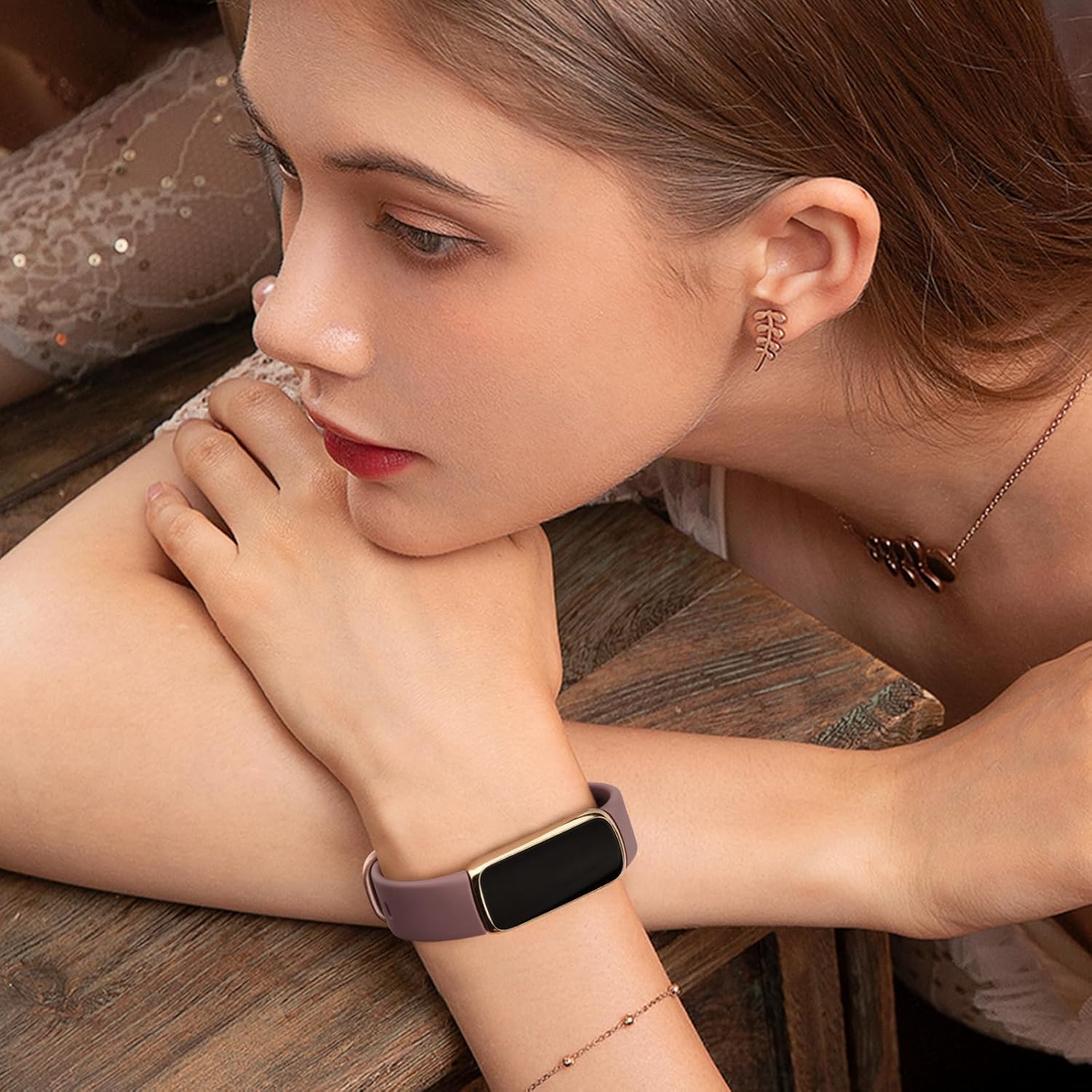 VANCLE Bandas compatibles con Fitbit Luxe para mujeres y hombres, 3 unidades Correas deportivas de repuesto de silicona suave para Fitbit Luxe