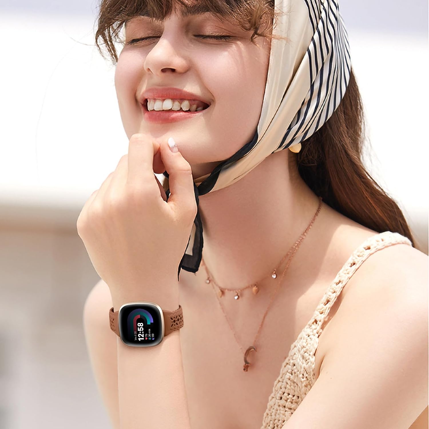 Dirrelo Paquete de 4 correas de silicona de encaje compatibles con Fitbit SenseFitbit Versa 3 bandas mujeresFitbit Versa 4 bandasSense 2 bandas,