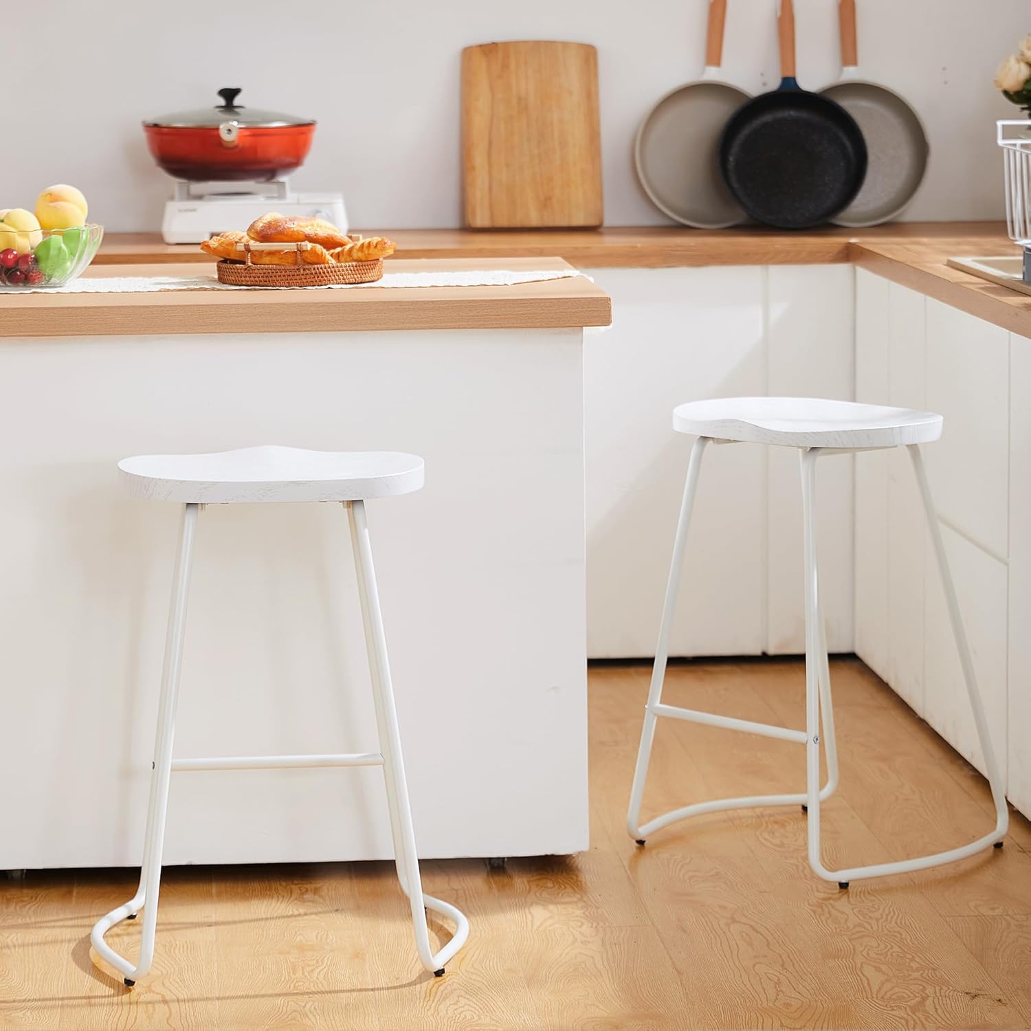 HeuGah Juego de 3 taburetes de bar, taburetes de bar con asiento de silla de montar, taburete de bar sin respaldo de 26 pulgadas para isla de