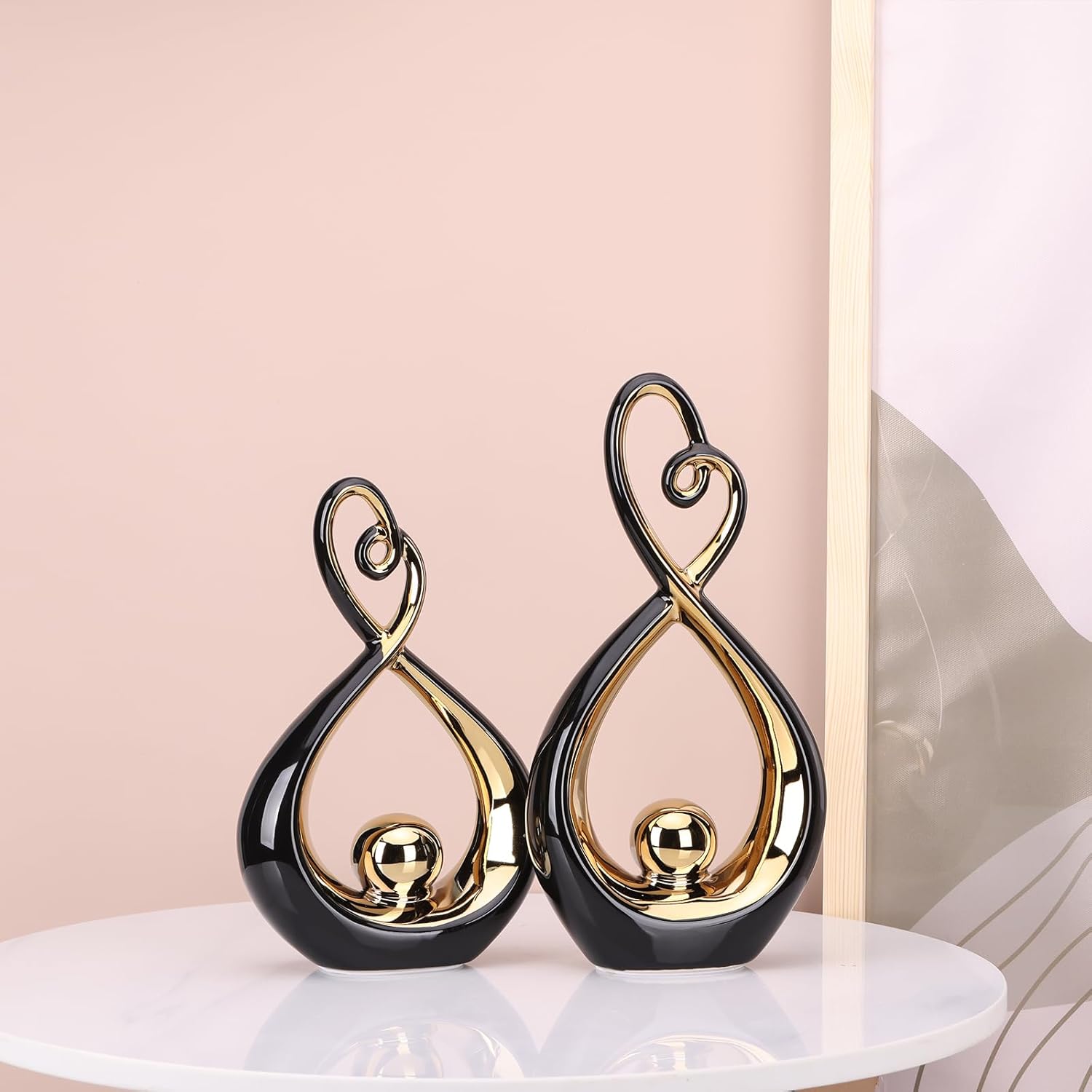 Acento decorativo negro, arte de porcelana de mediados de siglo, decoración moderna en negro y dorado y centros de mesa negros para mesas, escultura