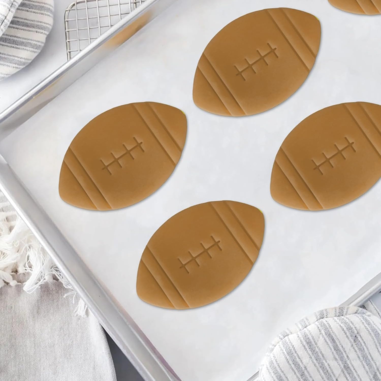 Moose Goods Cortador de galletas de fútbol americano de 3 pulgadas  Cortadores de galletas deportivas con formas y sellos, cortador de galletas de