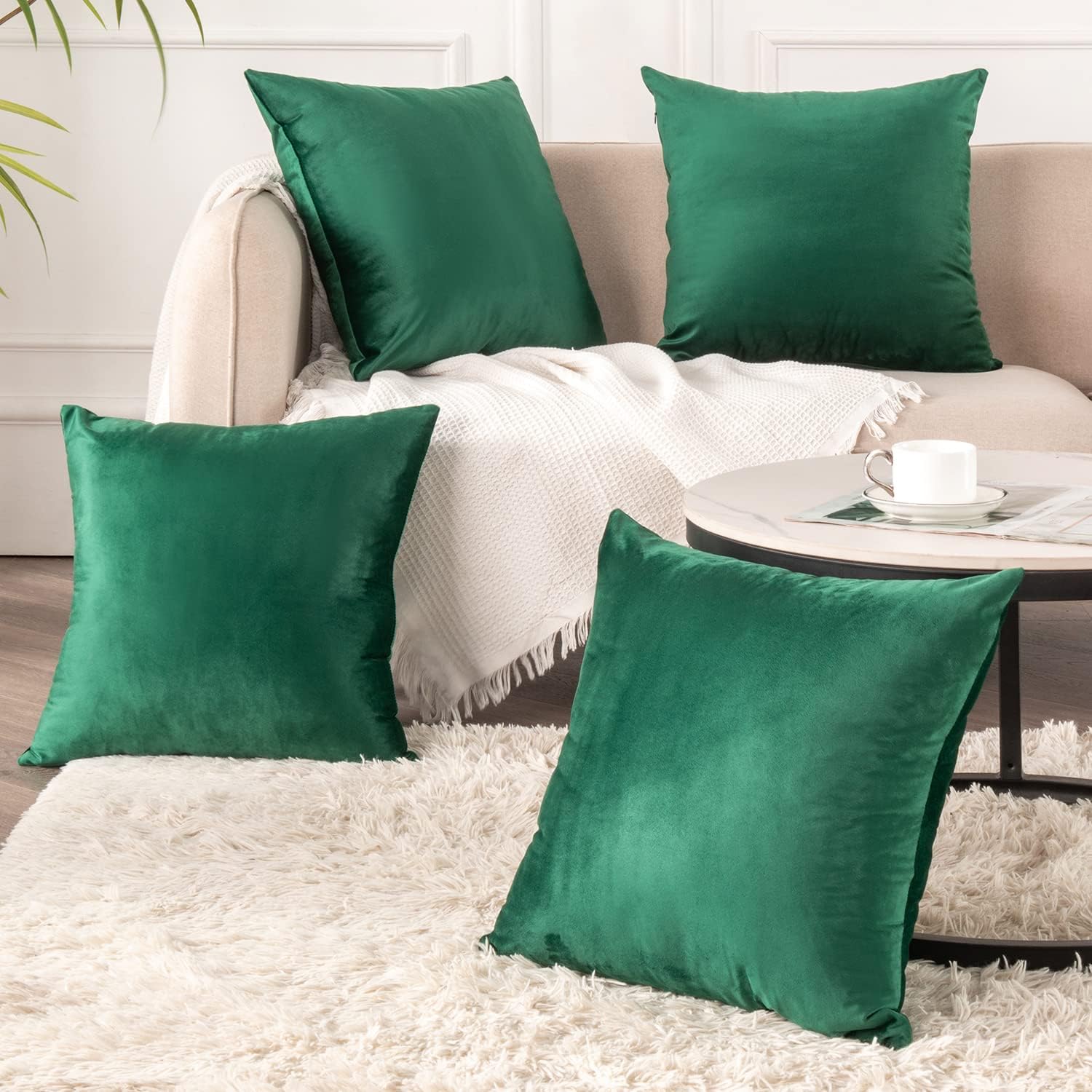 Yonous Juego de 4 fundas de cojín decorativas de terciopelo suave para sofá, dormitorio o automóvil, 16 x 16 pulgadas, verde esmeralda