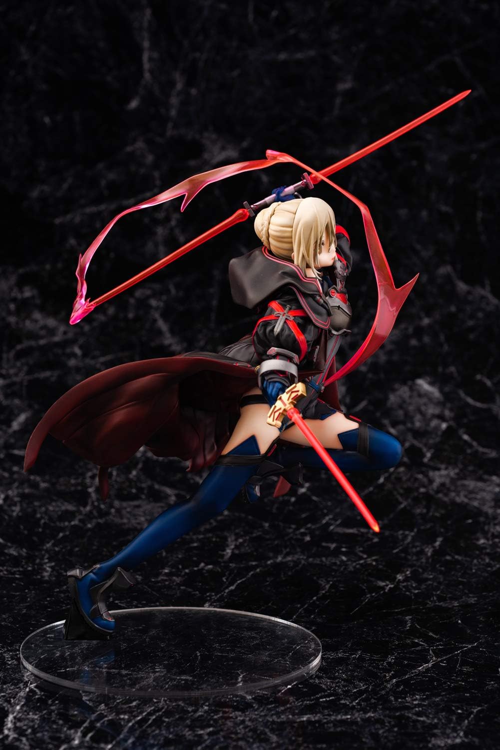 Aoshima FateGrand Order Berserker (Mysterious Heroine X Alter) Figura de PVC a escala 17, multicolor