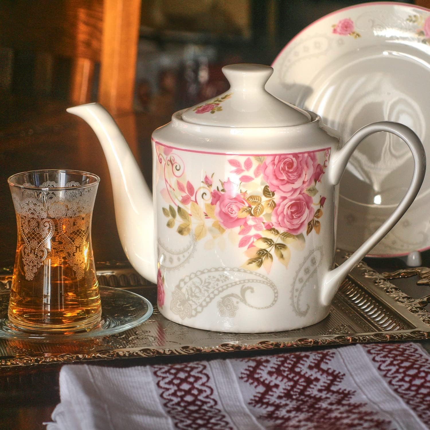 Juego de té para mujer, tazas de café para bebidas calientes, juego de 5 piezas para 2 con toalla de cortesía, taza de té de boda y platillo para