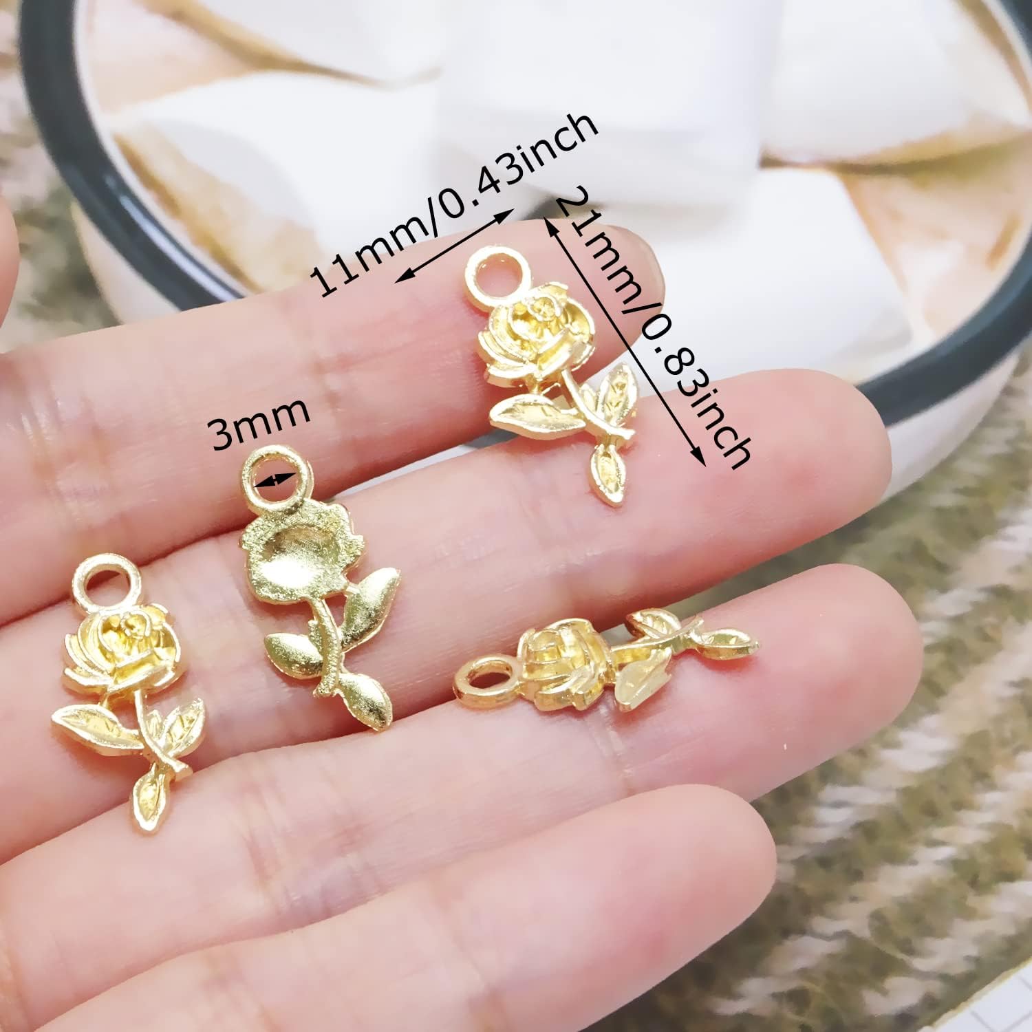 Honbay 100 colgantes de aleación de rosas para hacer joyas o manualidades