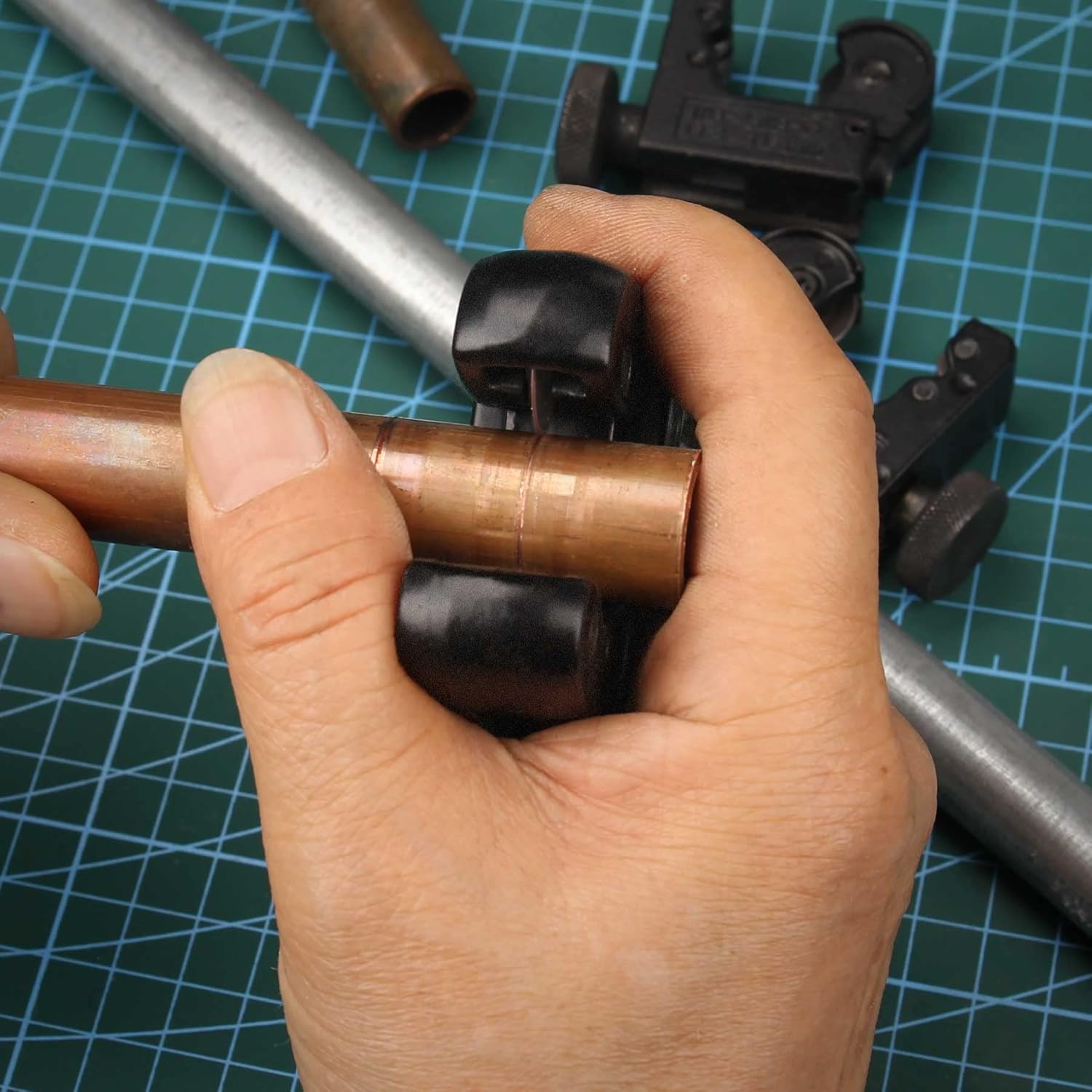 Hautmec Cortador de tubos Pro Compact de alta resistencia, cortador de tubos de 18 a 1-18 pulgadas de diámetro exterior (0.118-1.181 in), cortador