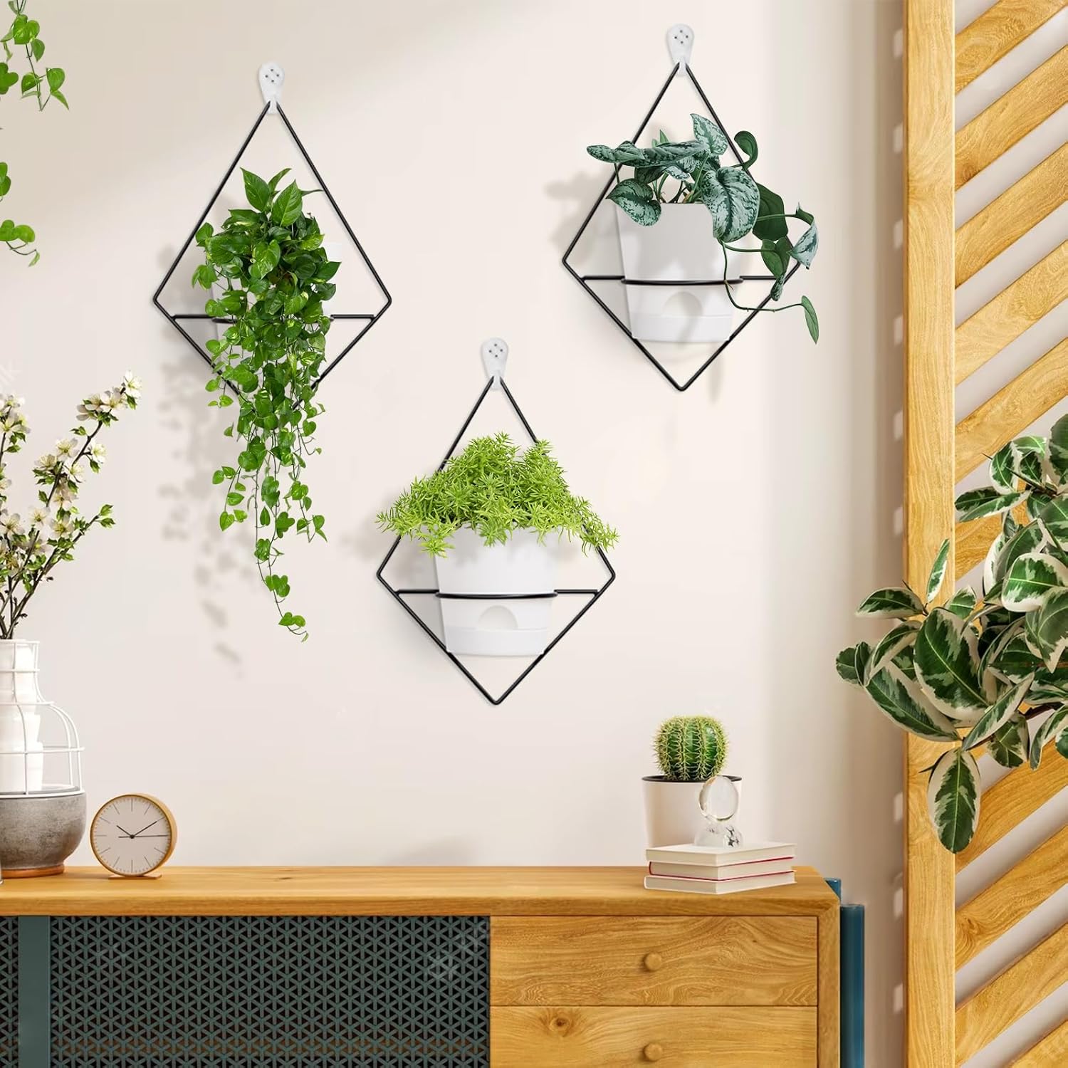 3 juegos de macetas de pared para plantas de interior, maceta colgante de pared con soporte de metal negro, macetas geométricas de pared con riego