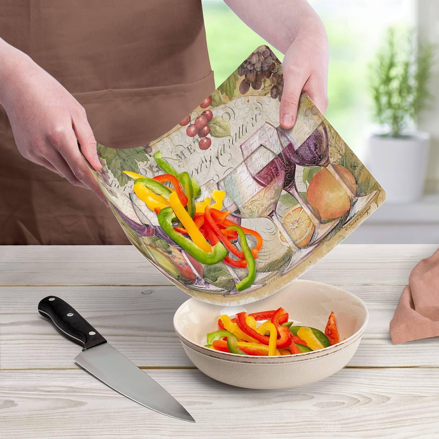 Cut N’ Funnel Wine Country Designer – Tabla de cortar de plástico flexible, fabricada en los Estados Unidos, decorativa, flexible, fácil de limpiar