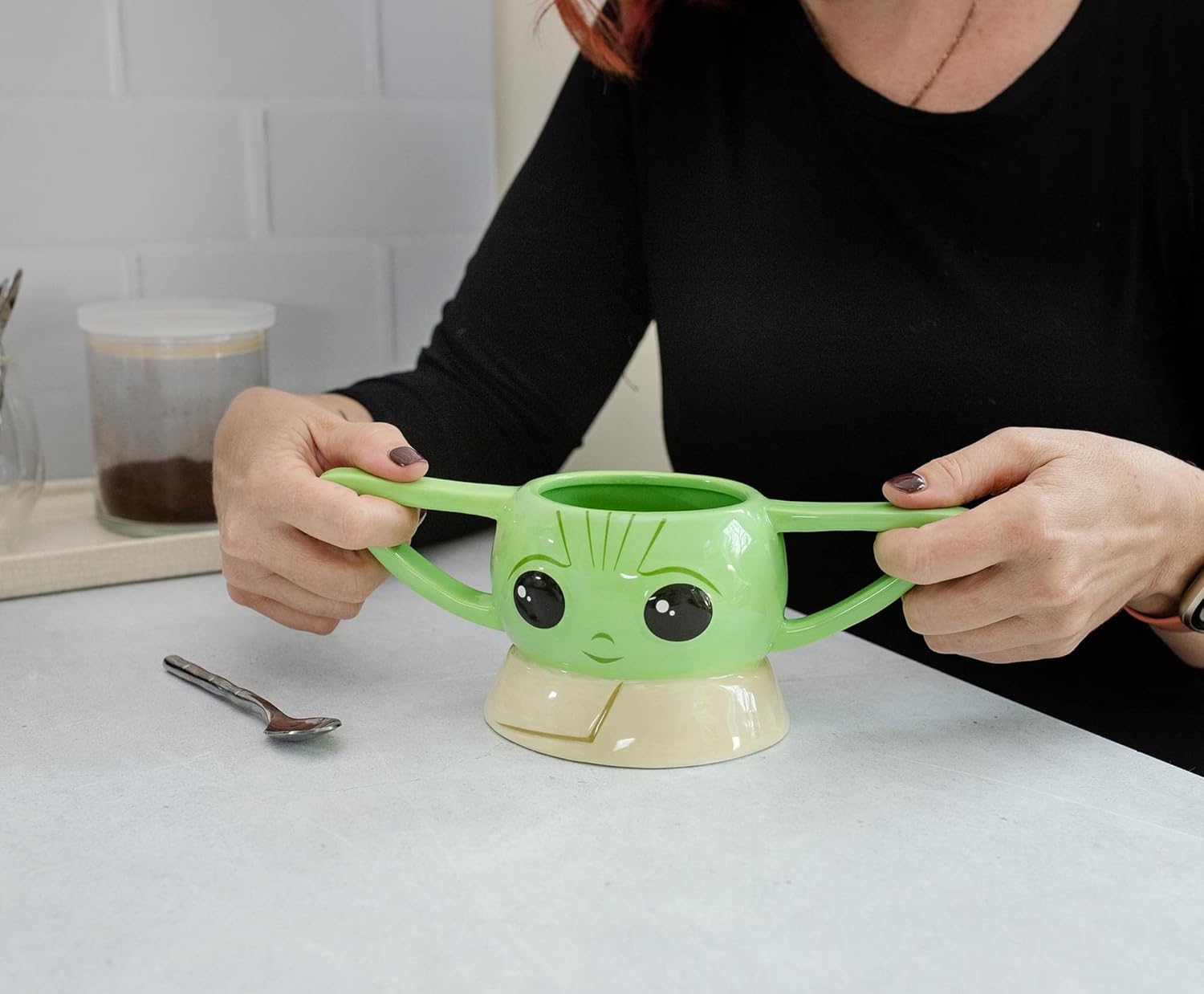 STAR WARS The Mandalorian Grogu – Taza de cerámica esculpida  Taza de café grande sin BPA para expreso, cafeína, bebidas, esenciales para el hogar y