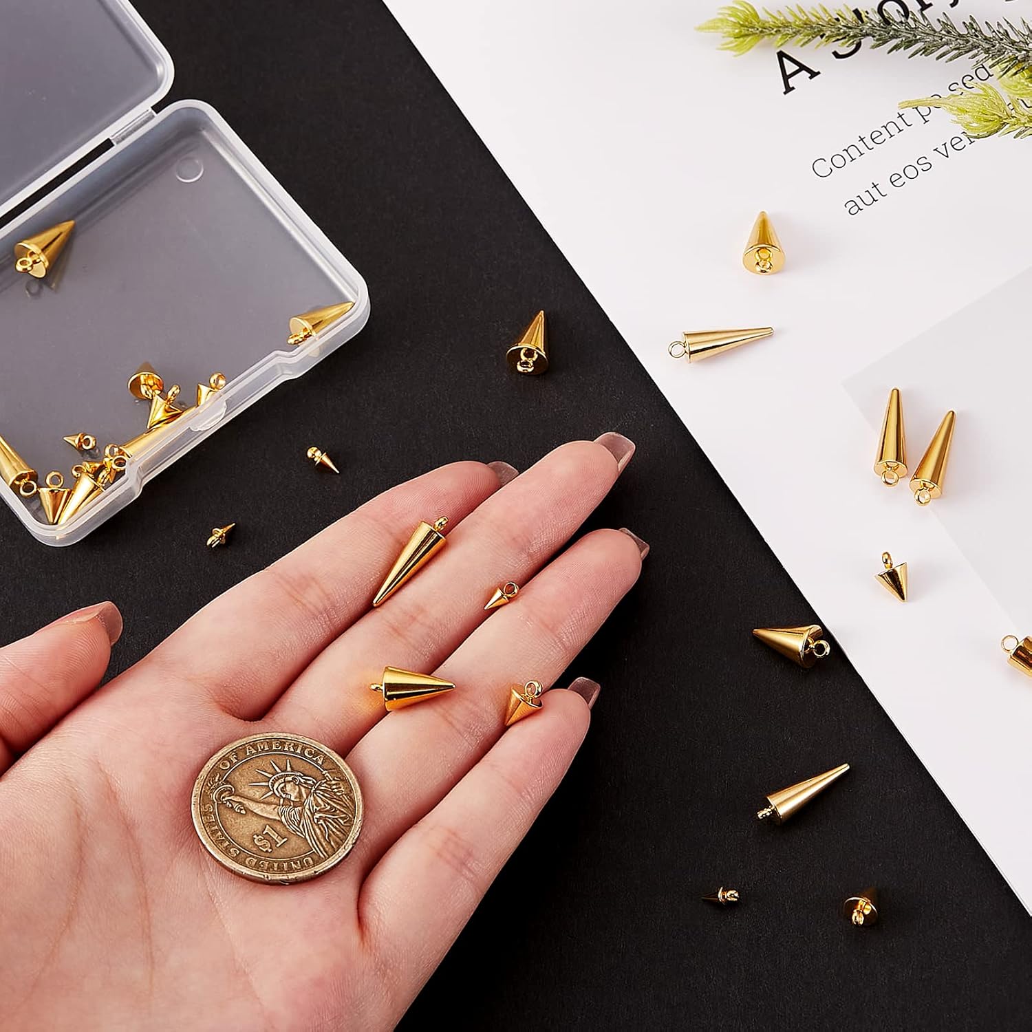 Colgantes con forma de cono de acero inoxidable 304 con anillo de salto dorado para joyería, collares, collares, aretes, manualidades