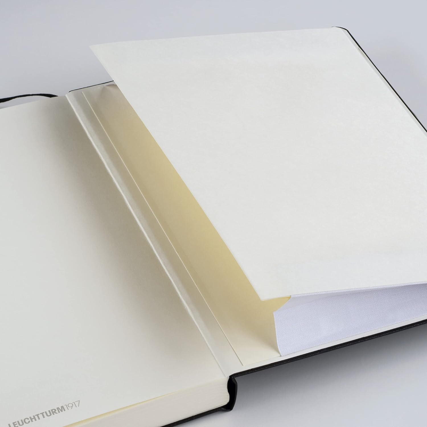 LEUCHTTURM1917 – Natural Colors – Hardcover Notebook – 251 Numbered Pages (Dotted Paper, Fox Red)