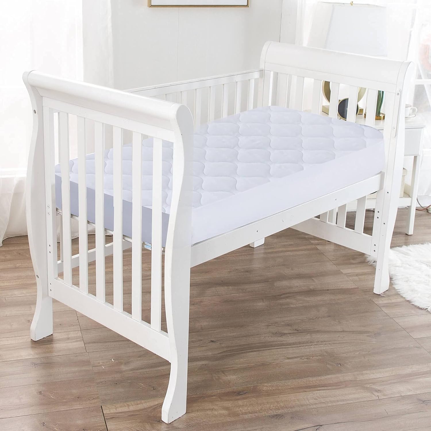 Paquete de 2 protectores de colchón impermeables para cuna de 28 x 52 o 52 x 27 pulgadas, funda de colchón acolchada ultrasónica suave para bebé