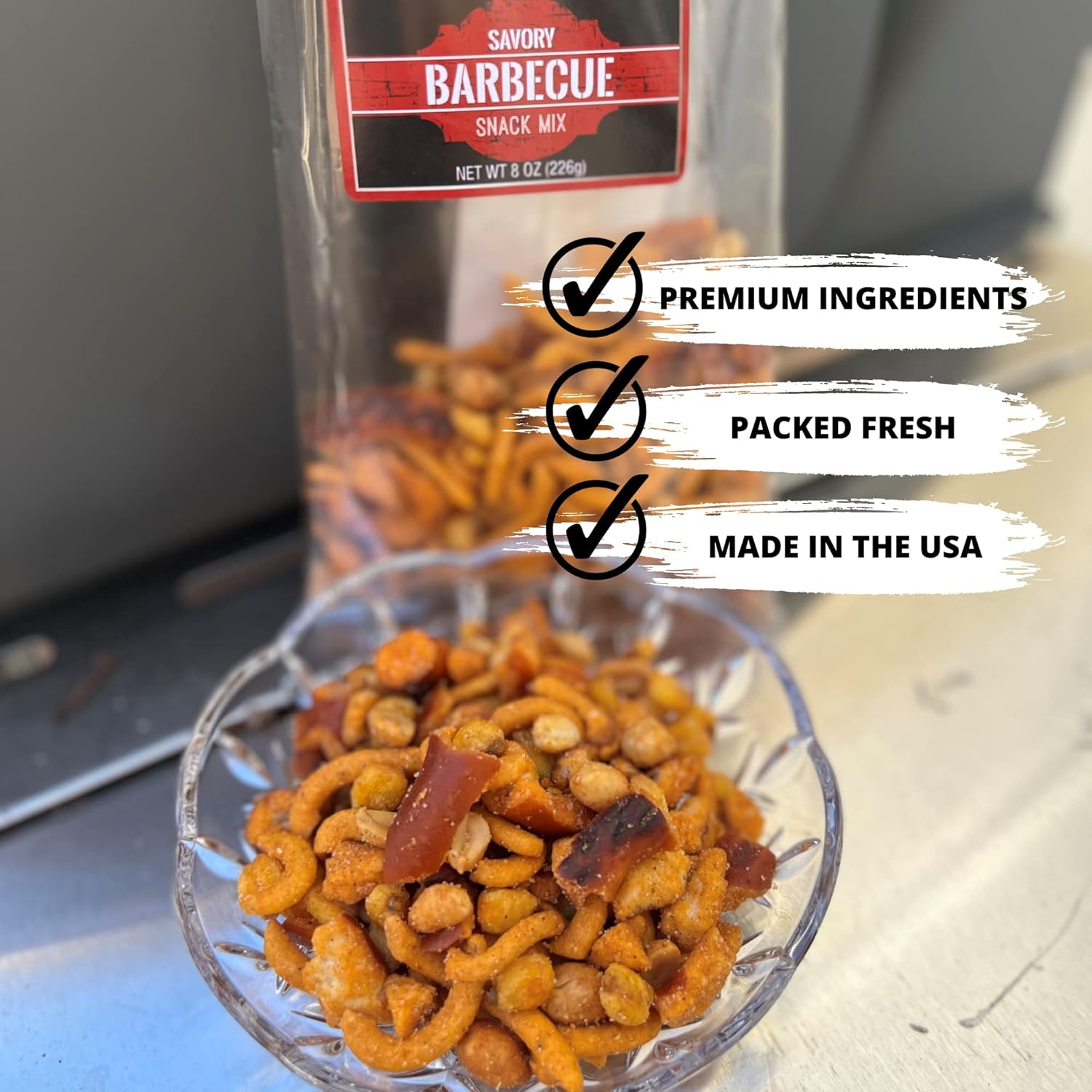 Mezcla de aperitivos para barbacoa  Stcks de maíz para barbacoa, pepitas de maíz, piezas de pretzel para barbacoa, cacahuetes tostados y tostados