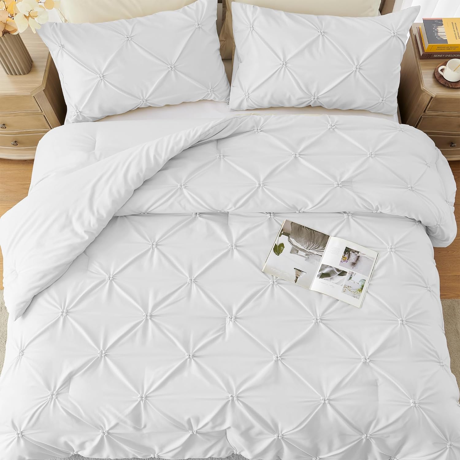 Juego de edredón tamaño King color blanco, juego de ropa de cama alternativo suave y esponjoso para todas las estaciones, juego de cama plisado de 3