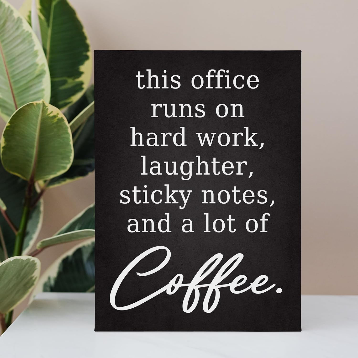 Notas adhesivas de risa con texto en inglés This Office Runs on Hard Work Ris y un montón de café, impresiones artísticas en lienzo para decoración