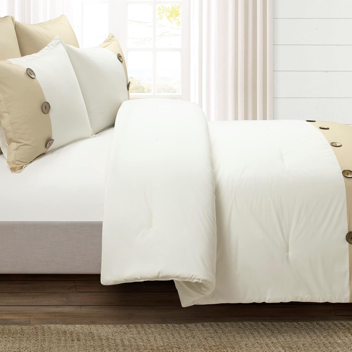 Lush Decor Juego de edredón de 5 piezas con botones de lino, tamaño matrimonialqueen, ropa de cama rústica y elegante con fundas europeas, diseño