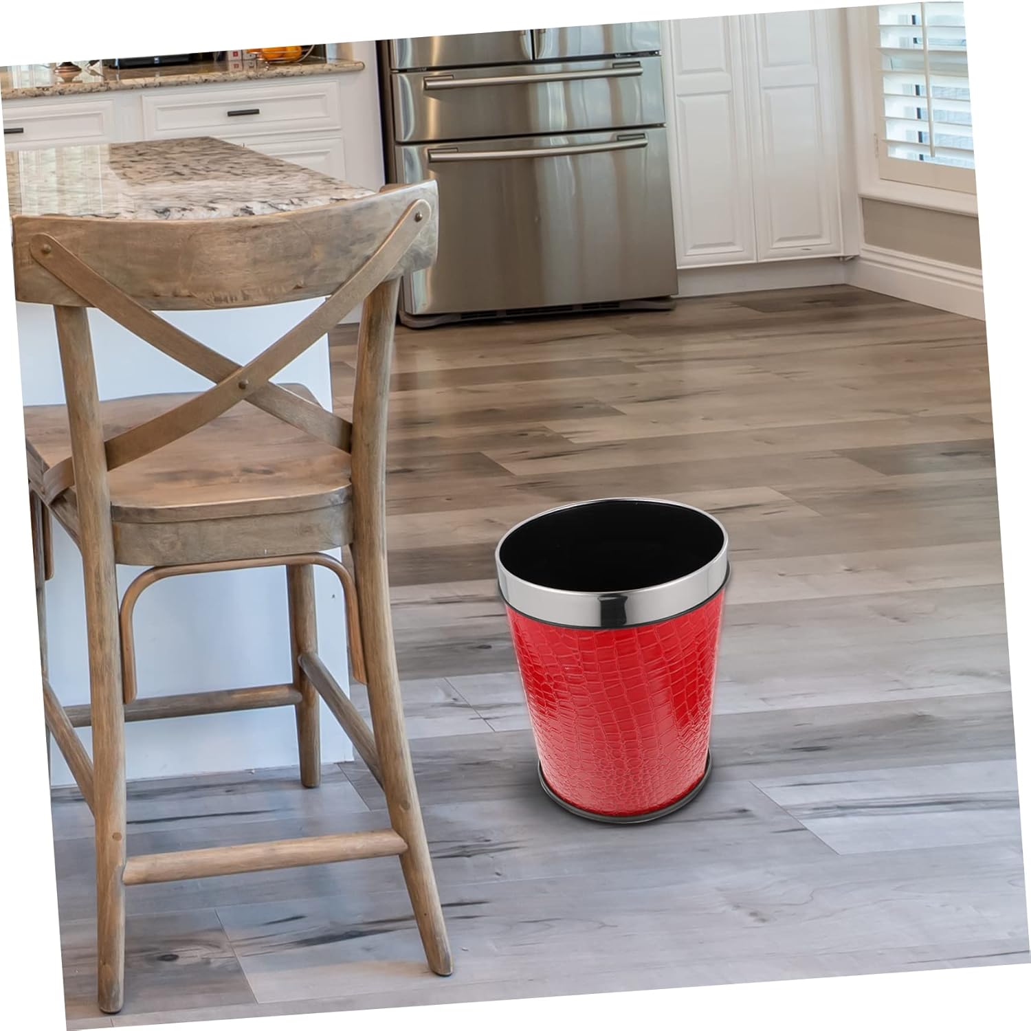 Bote de basura chino Contenedores de plástico Decoración para oficina Papelera de plástico para desperdiciar cubos de papel Cubo de basura retro