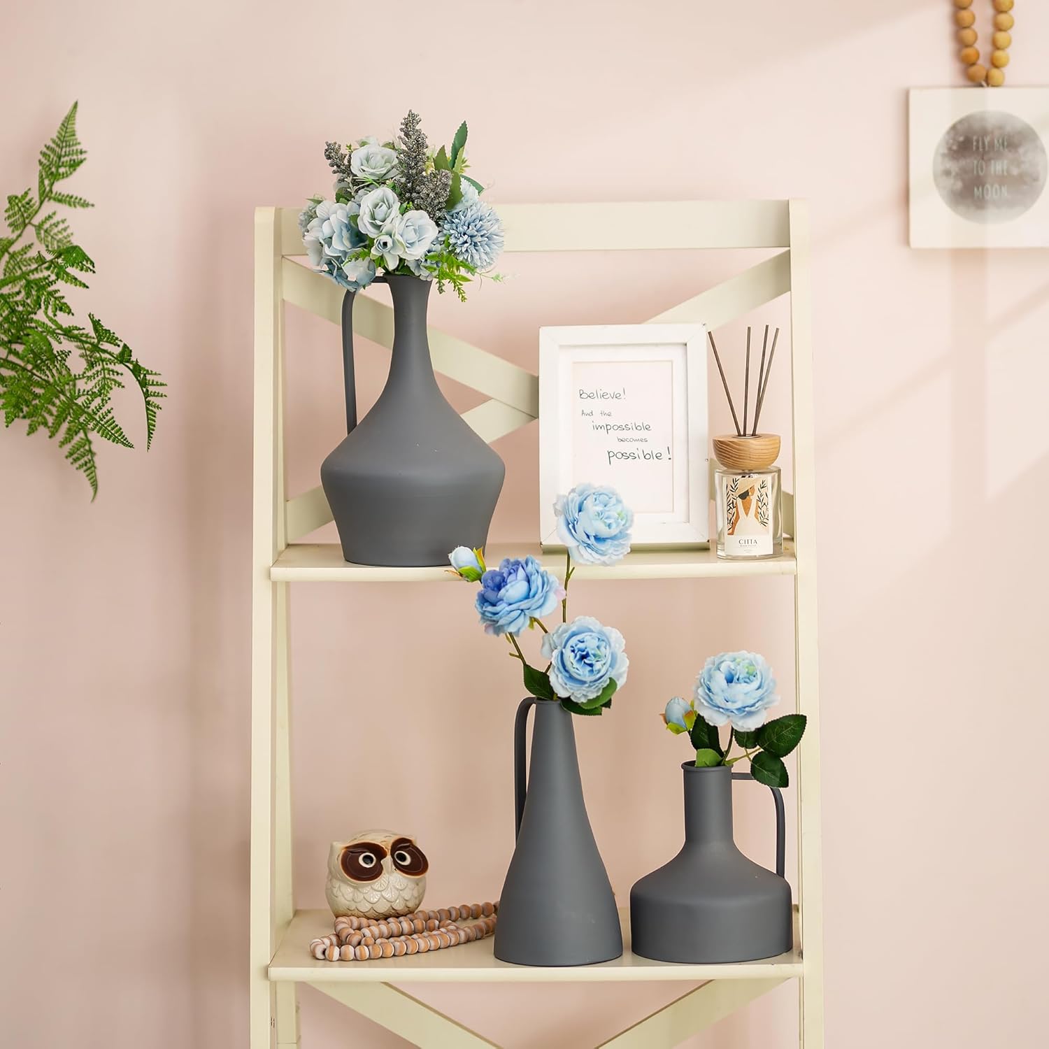 Sziqiqi Juego de 3 jarrones decorativos azules de metal, jarrones vintage de granja para flores secas, pampas secas, jarrón picher para mesa de