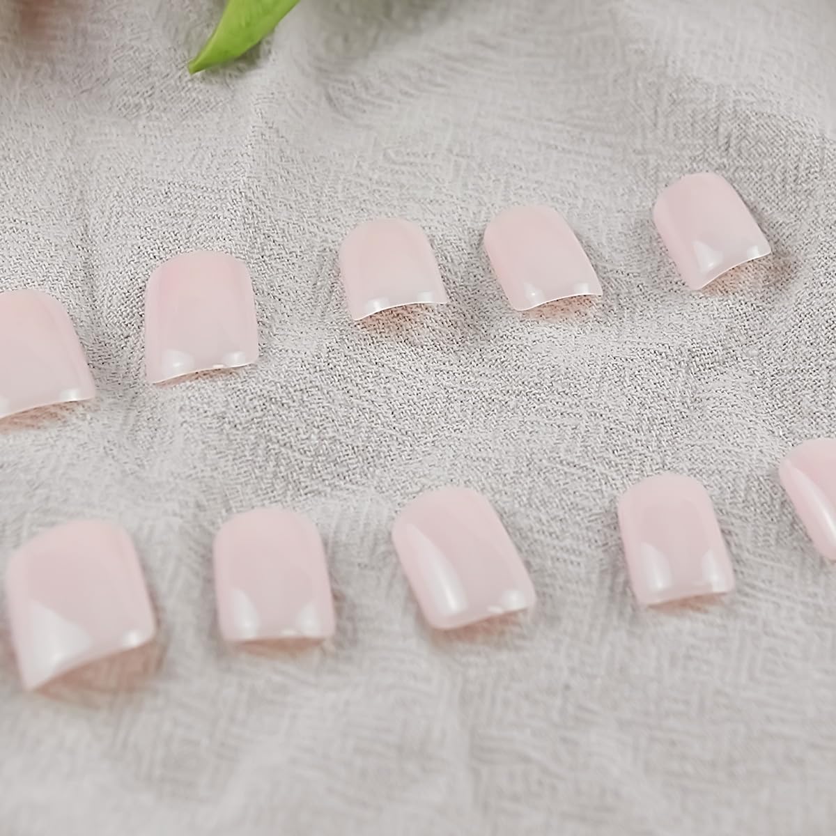 24 piezas de uñas postizas cuadradas cortas de color blanco leche, uñas postizas acrílicas con pegamento en uñas artificiales, color sólido