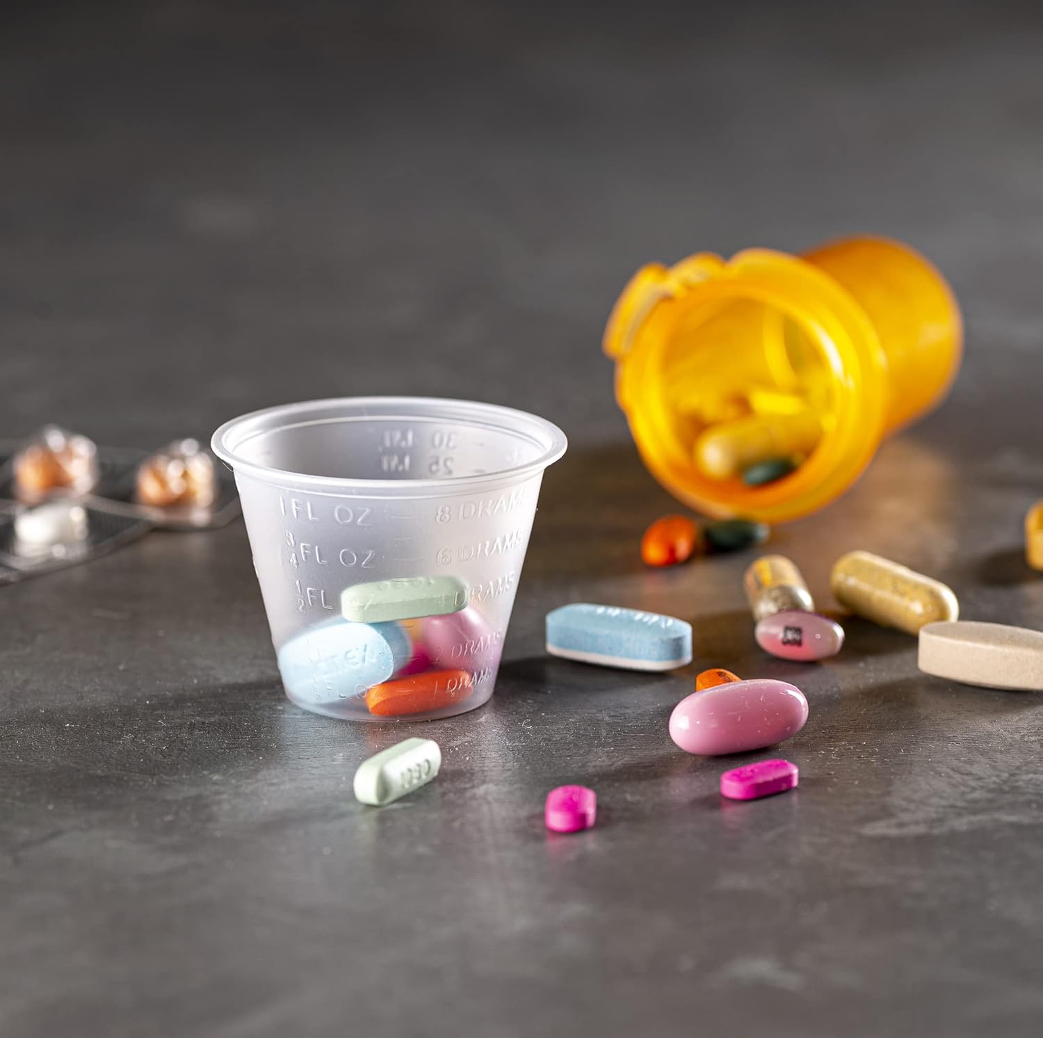 (100 unidades de 1 onza) vasos medicinales desechables con marcas de medidas en relieve, para medicamentos líquidos y secos, por Care Plus