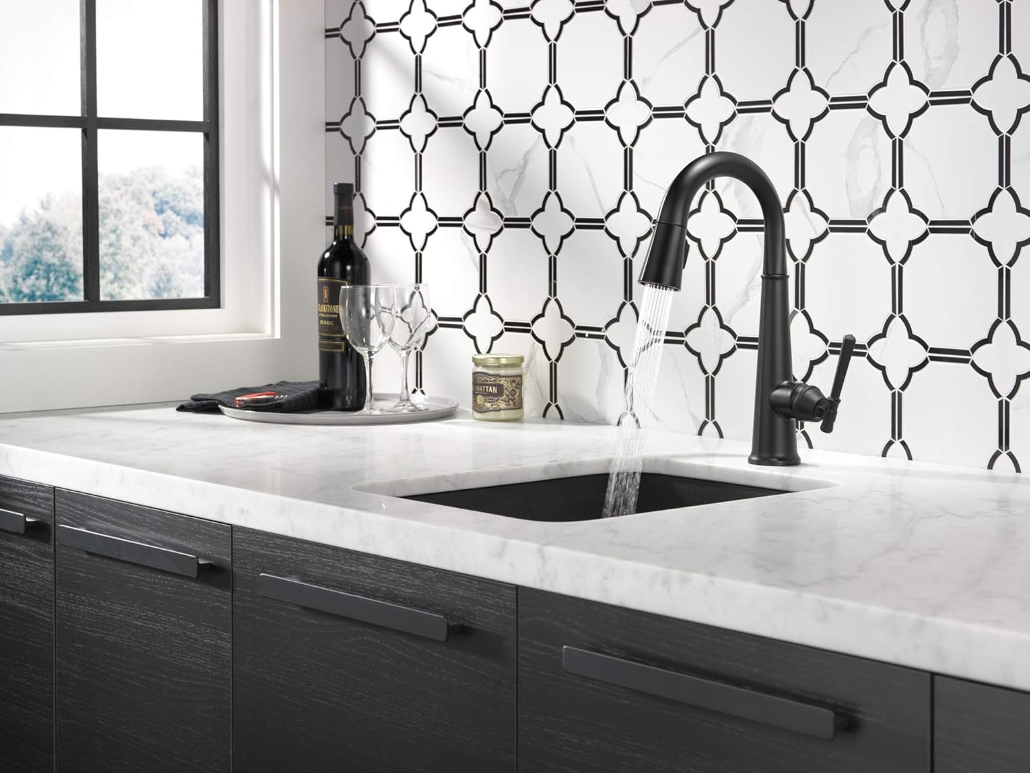Delta Faucet Emmeline – Grifo de barra negro mate con rociador extraíble, grifo de fregadero de barra negra de un solo agujero, grifos de barra