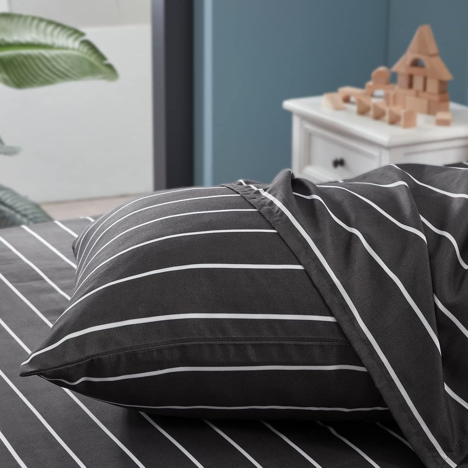 Homiest Juego de sábanas de microfibra de 4 piezas en blanco y negro, tamaño matrimonial, sábanas de rayas horizontales, lindo juego de ropa de cama