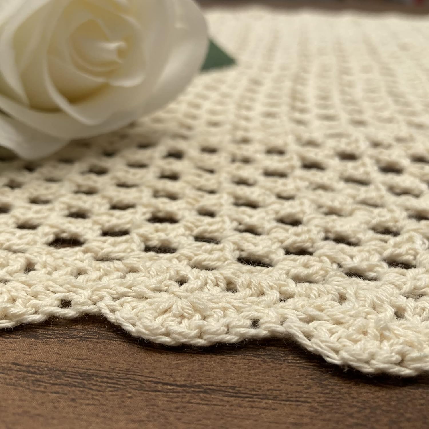Mantel pequeño de algodón de ganchillo beige para mesa, protector rectangular para mesita de noche, cómoda para dormitorio, 12 x 17 pulgadas
