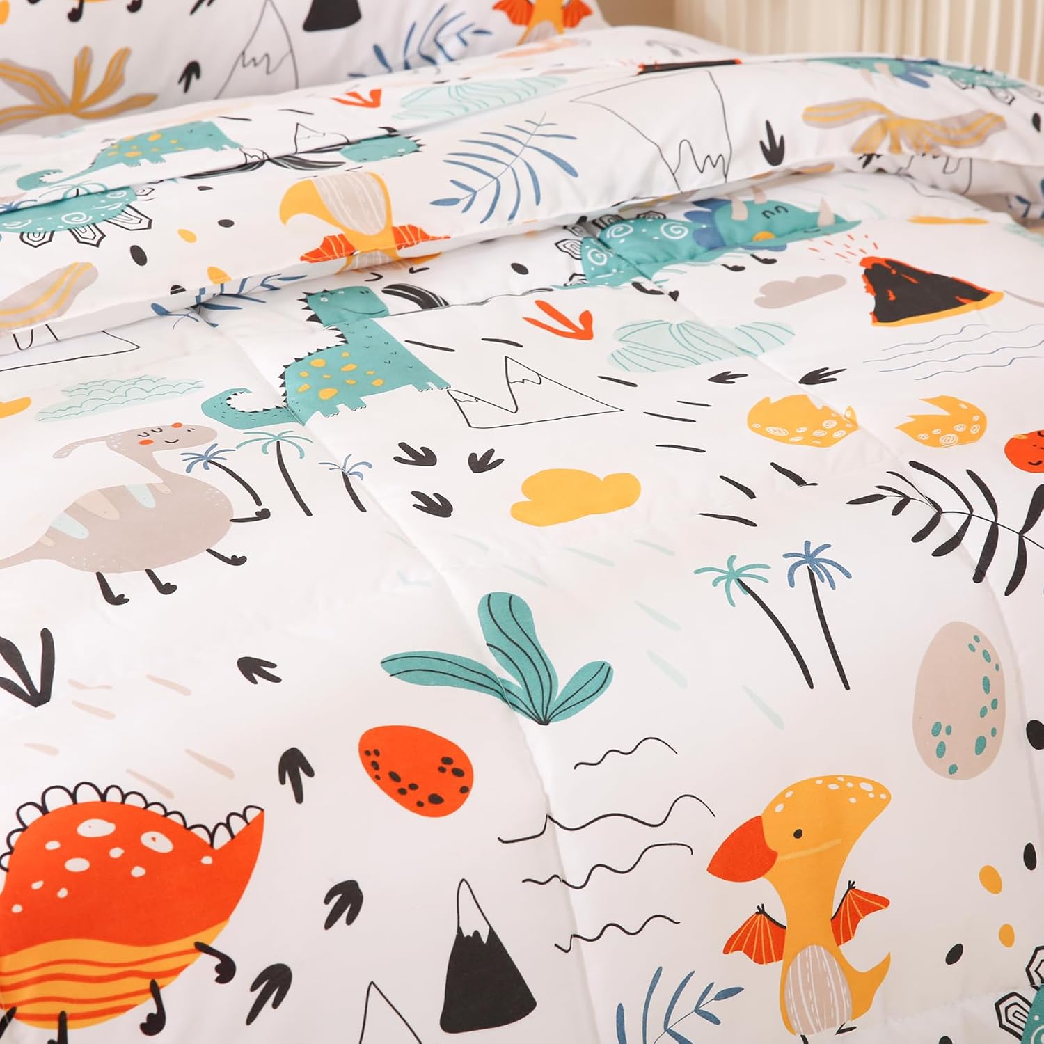 JSD Juego de ropa de cama de 4 piezas con diseño de dinosaurio para niños y niñas, incluye sábana encimera, sábana bajera, edredón acolchado y funda
