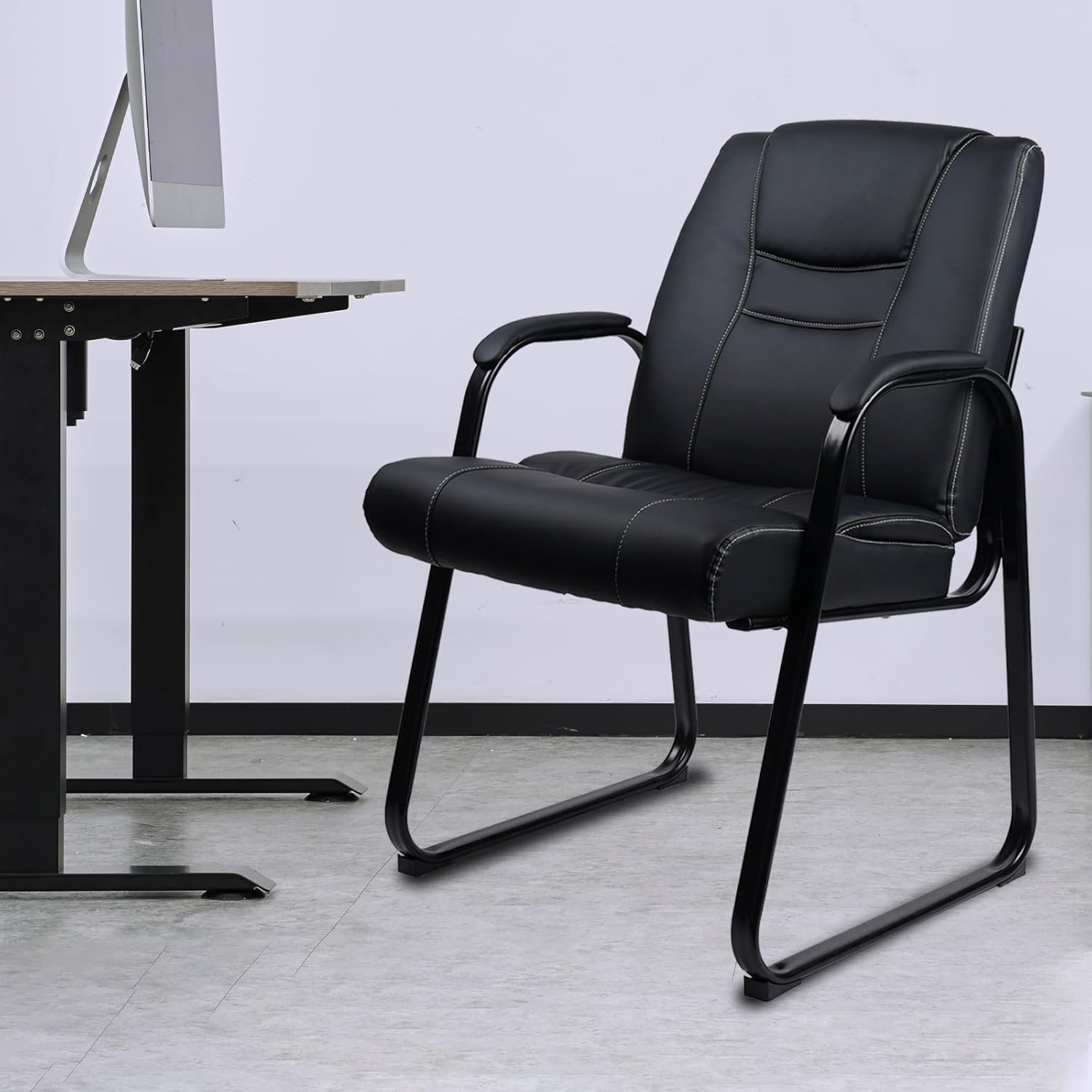 CLATINA Silla de invitados, silla de recepción, silla de escritorio de piel sintética con reposabrazos acolchado para recepción, oficina, sala de