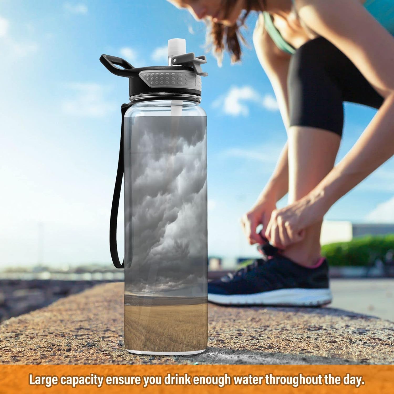 Thunderstorm Tornado over The Field – Botella de agua deportiva con pajilla, 32 onzas, a prueba de fugas y sin BPA, botellas de agua reutilizables