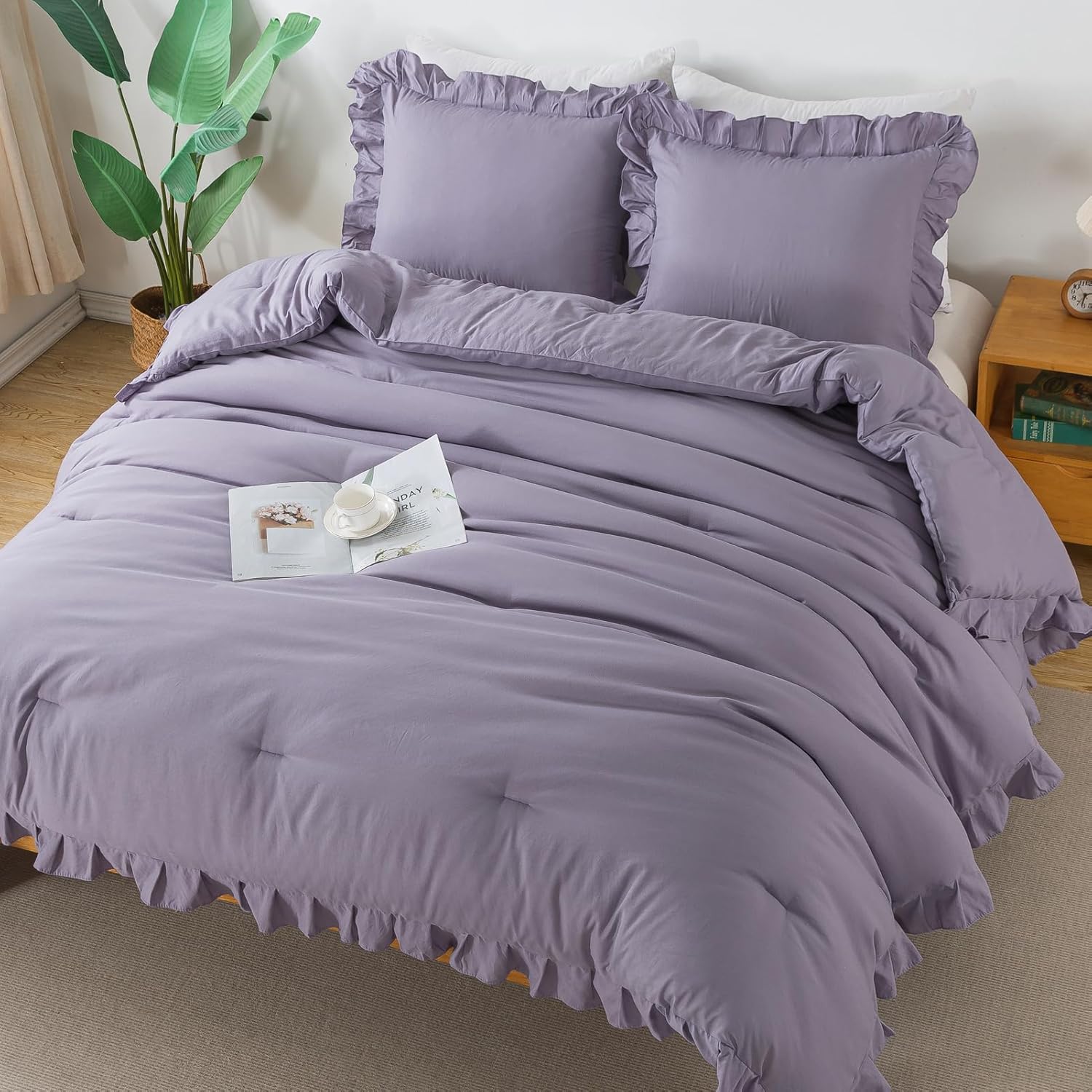 Andency – Juego de edredón morado lavanda grisáceo tamaño King, 3 piezas, ropa de cama de microfibra con volantes, unicolor, ligera, esponjosa y