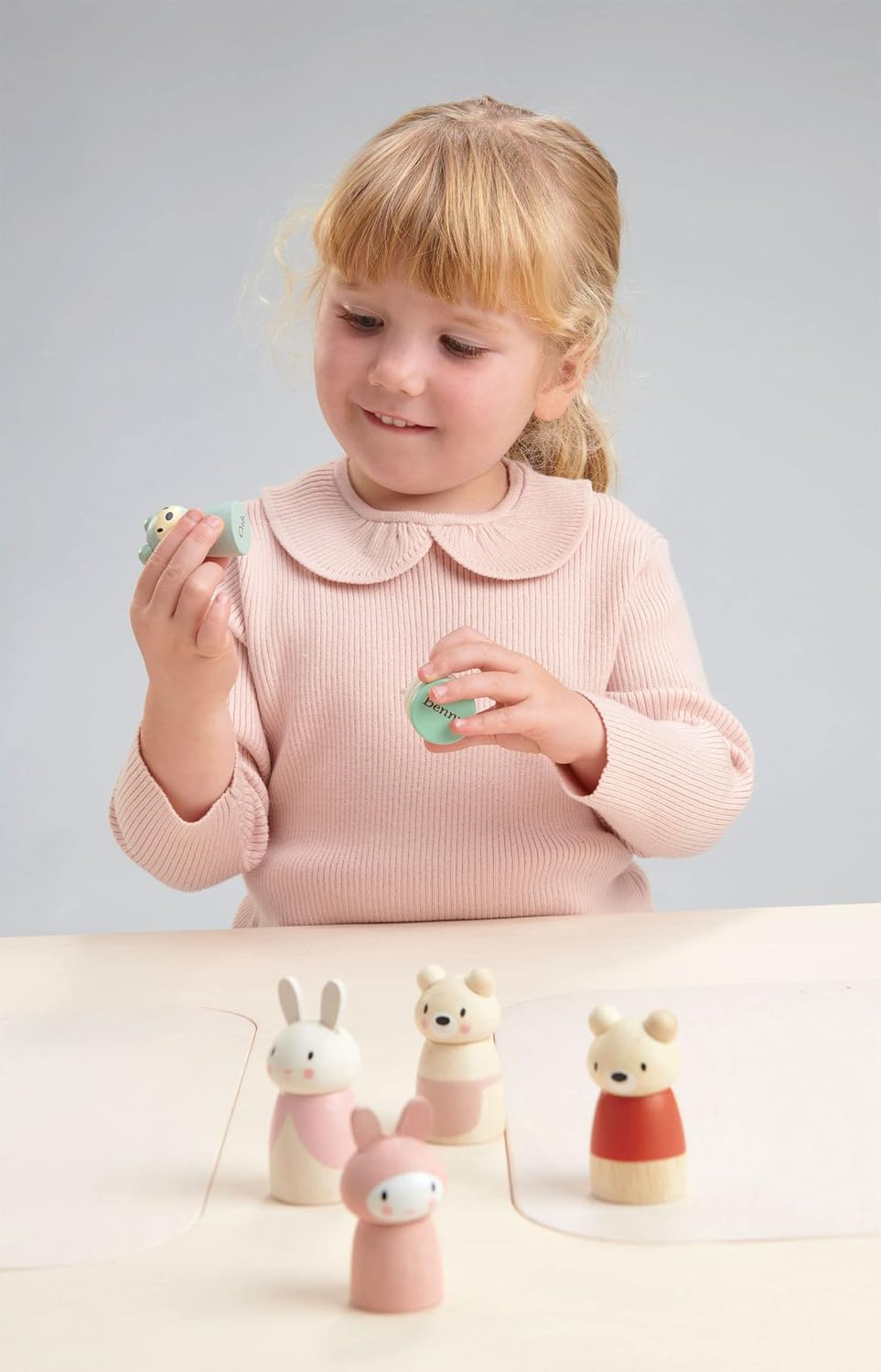 Tender Leaf Toys – Bear Tales – Juego de muñecas complementarias de casa de muñecas de madera, figuras de 3 piezas de familia de osos para niños –