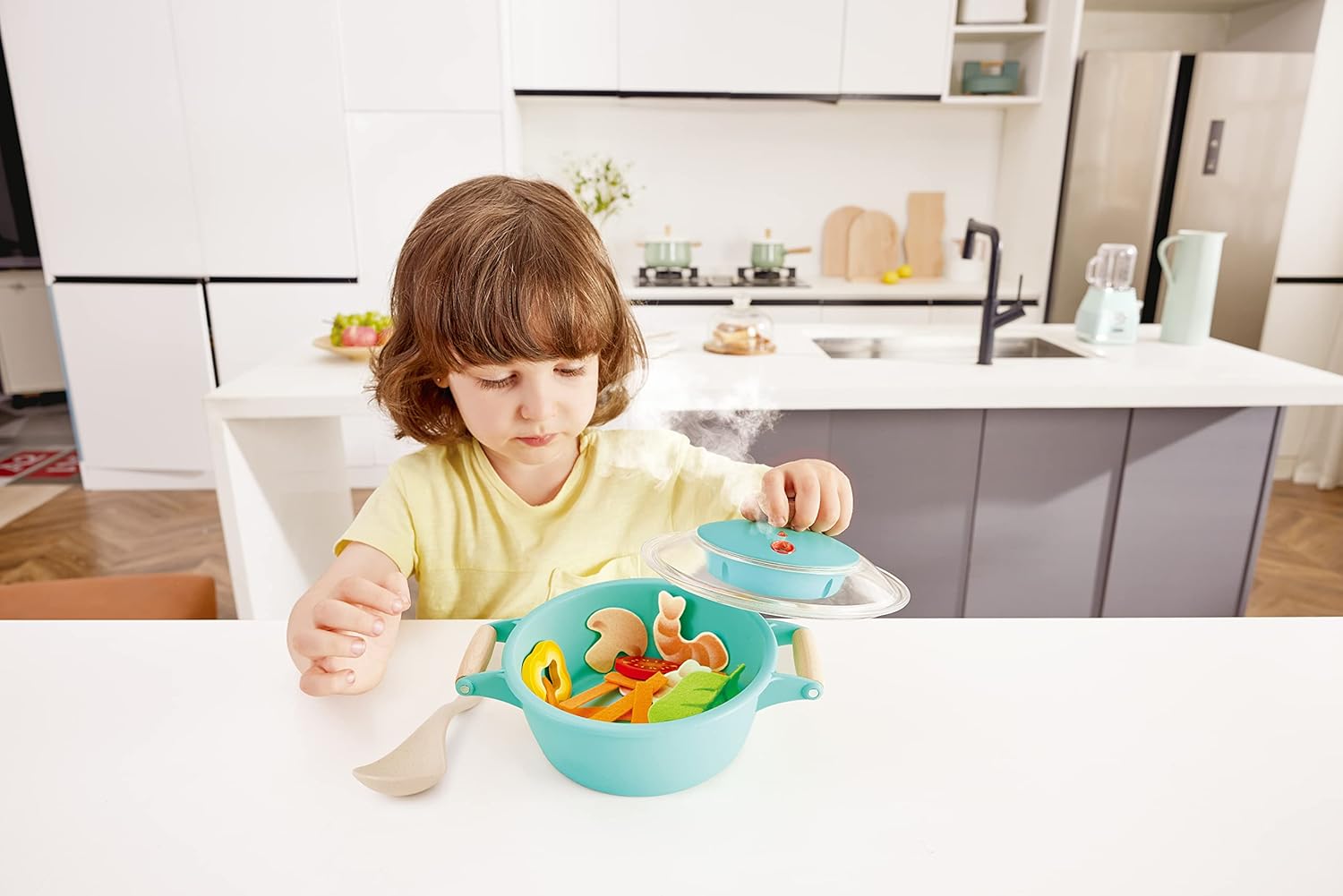 Hape Little Chef Cooking & Steam Playset  Cocina de juguete con comida de juego y accesorios, para niños a partir de 3 años