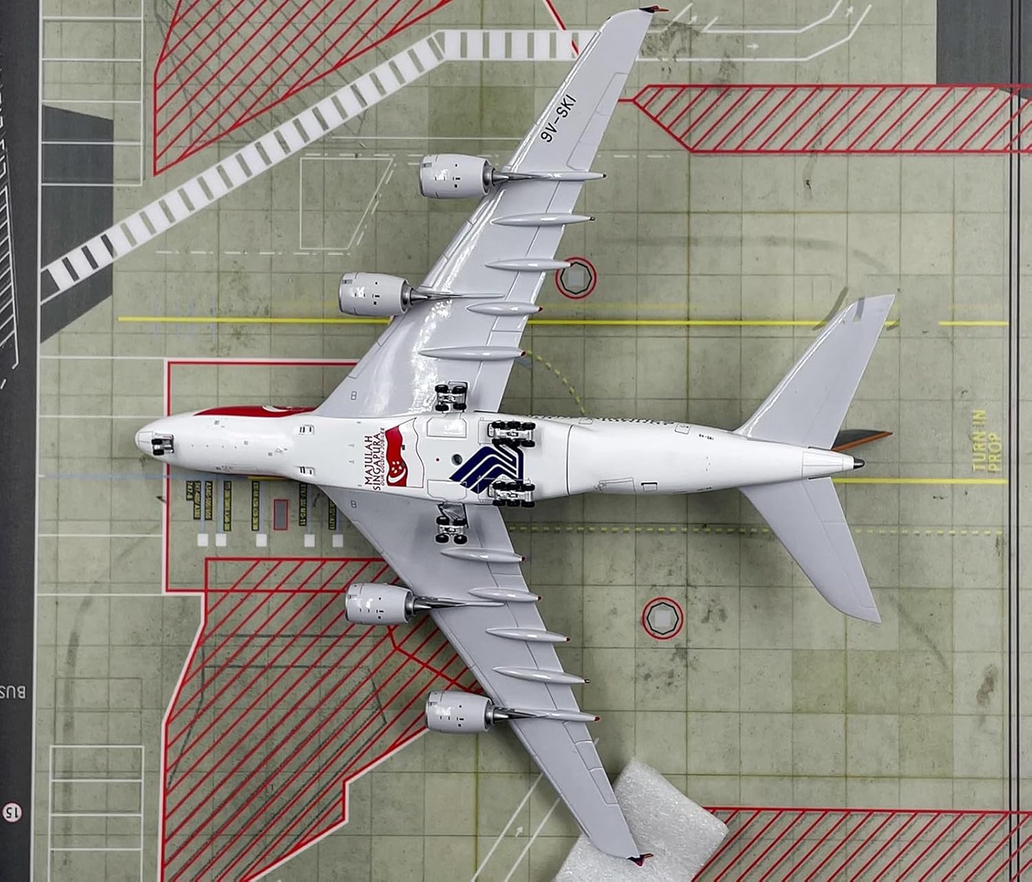 Modelo de aleación de avión fundido a presión, modelo de avión 1400 Singapore Airlines A380-800, juguetes y decoraciones para adultos, 7.9 x 4.6