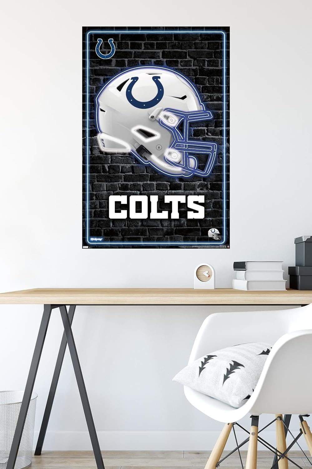 Trends International NFL Indianapolis Colts – Póster de pared con casco neón 23, 22.37 x 34.00 pulgadas, versión premium sin marco