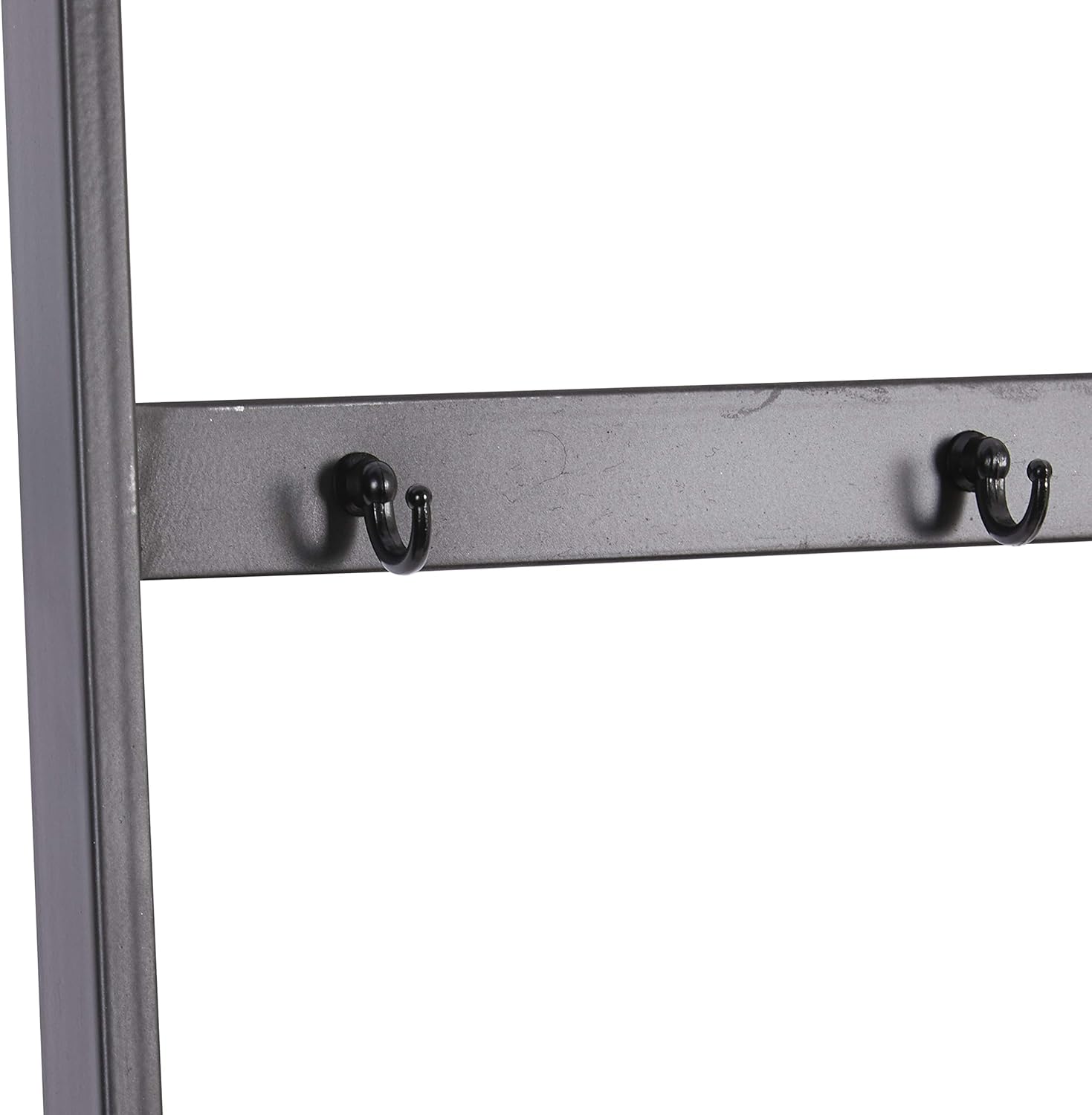 Deco 79 Escalera de metal delgada con 3 ganchos con 5 peldaños de madera marrón, 15 x 1 x 72 pulgadas, color negro