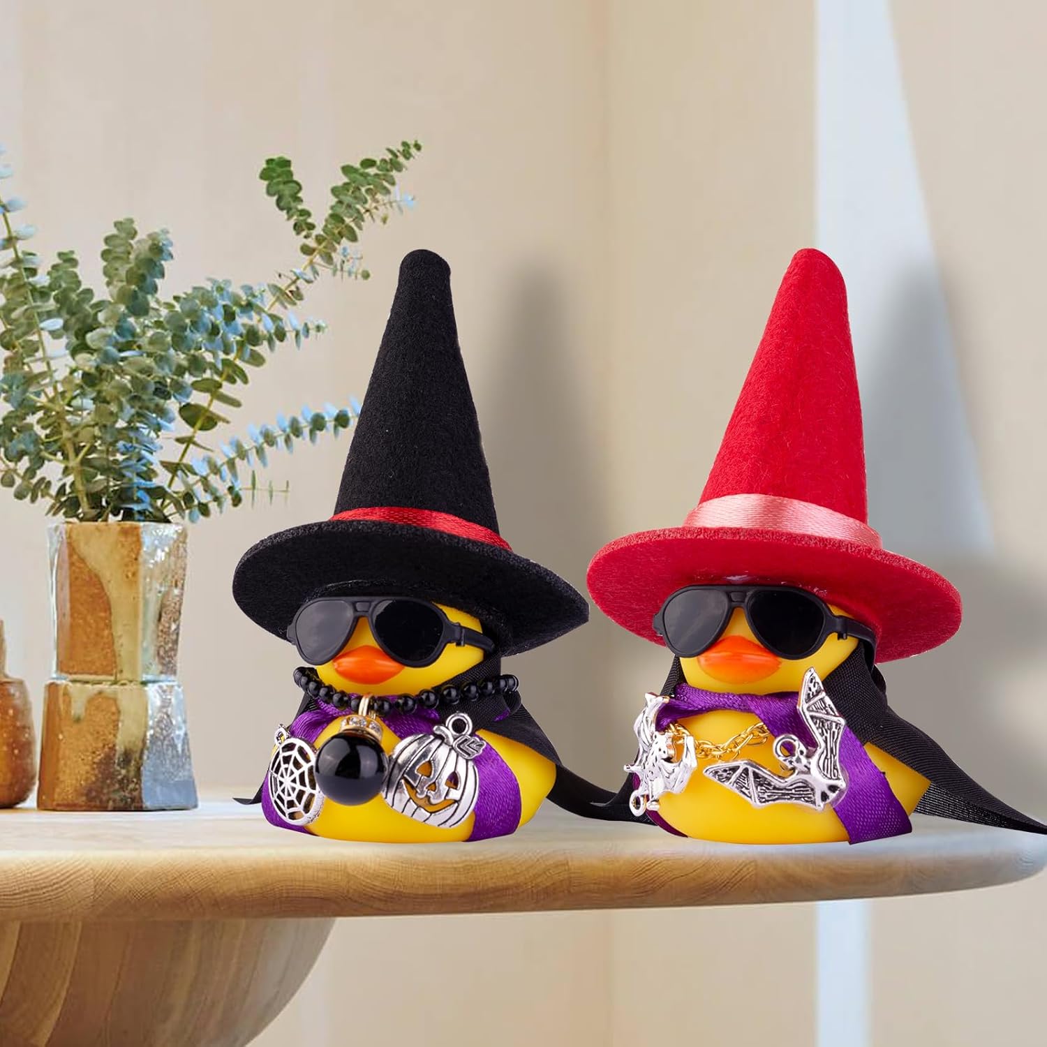 Adornos de pato de goma para automóvil, decoraciones de tablero de automóvil con mini sombrero de bruja, capa, collar, accesorios de Halloween para