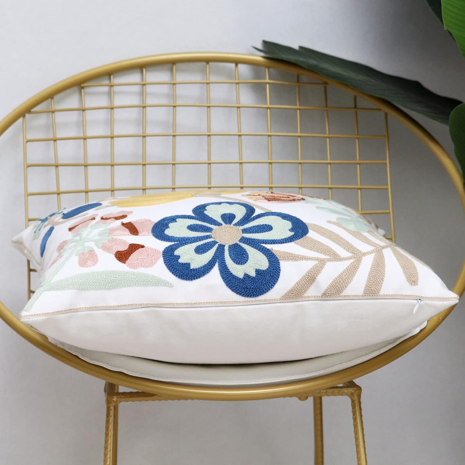 Pilmandu Paquete de 2 fundas de almohada decorativas bordadas de 18 x 18 pulgadas, fundas de almohada florales de granja para sala de estar, sofá