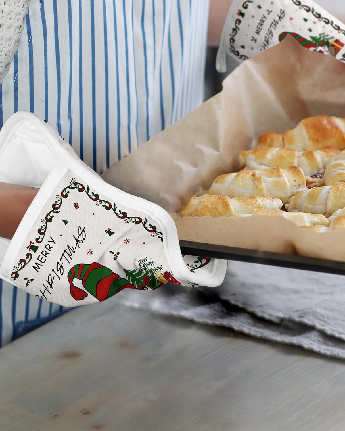 Christmas Gnomes 3Pcs Pot Holders for Kitchen,Non Slip & Heat Insulation Terry Cloth Potholder Set with Pocket,Thick Hot Pad Oven Mitts Trivet