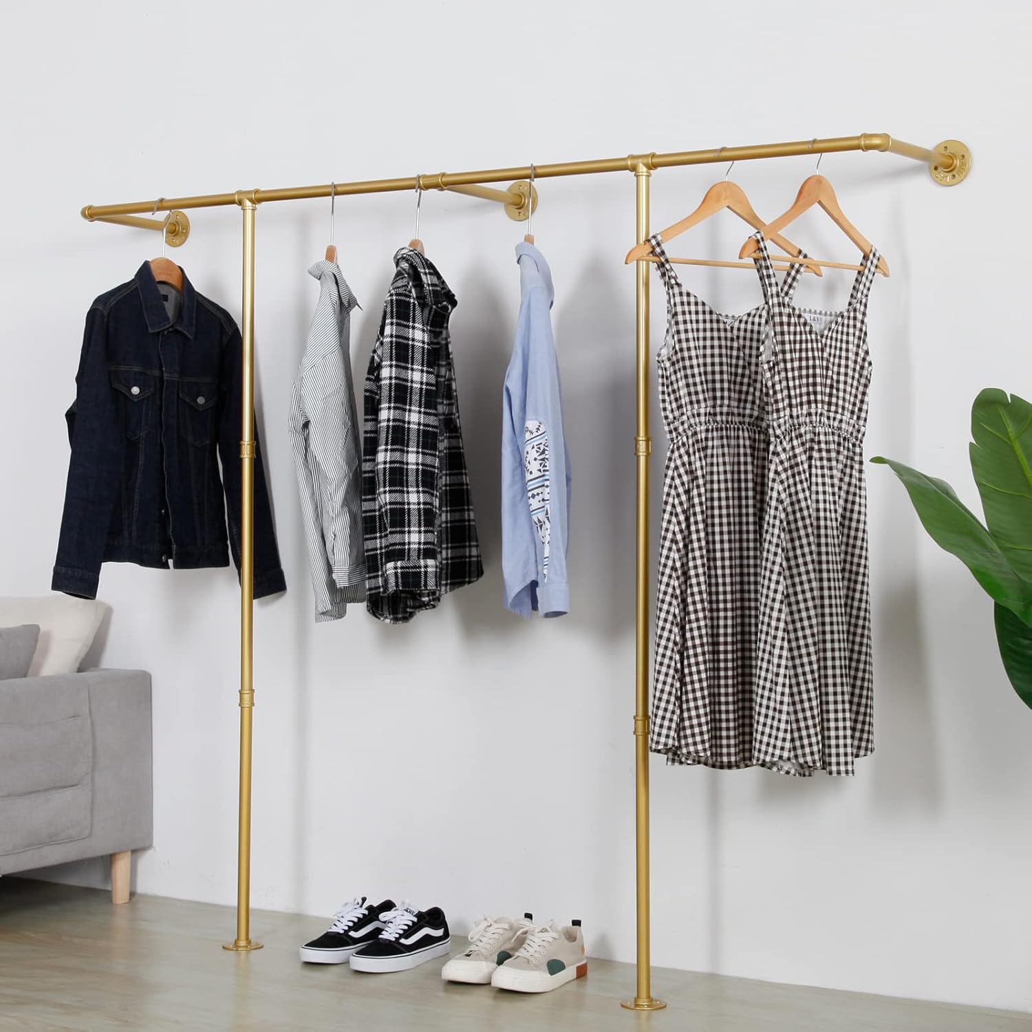 Perchero industrial para ropa montado en la pared, cinco bases, fuerte capacidad de carga, ahorro de espacio, adecuado para exhibición y