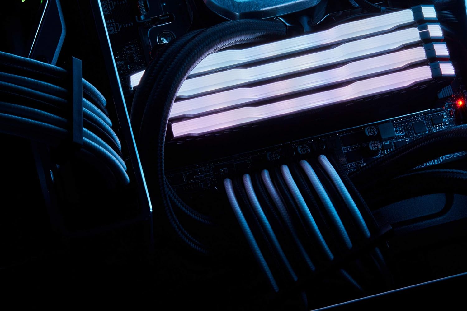 Corsair Cables EPS12VATX12V prémium con funda individual, color blanco, para fuentes de alimentación Corsair