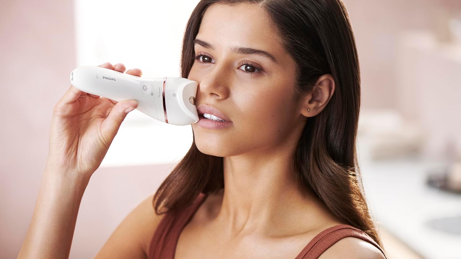 Philips Beauty Epilator Series 8000, Wet & Dry, afeitadora y recortadora 3 en 1 para mujer con 8 accesorios, BRE72014
