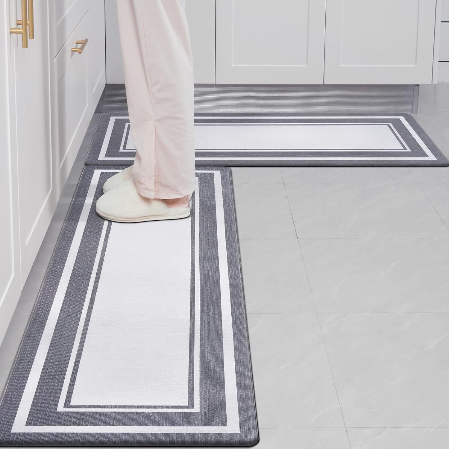 ASPMIZ Juego de 2 alfombras de cocina modernas antifatiga, espuma viscoelástica, color gris y blanco, antideslizantes, lavables, a cuadros para el